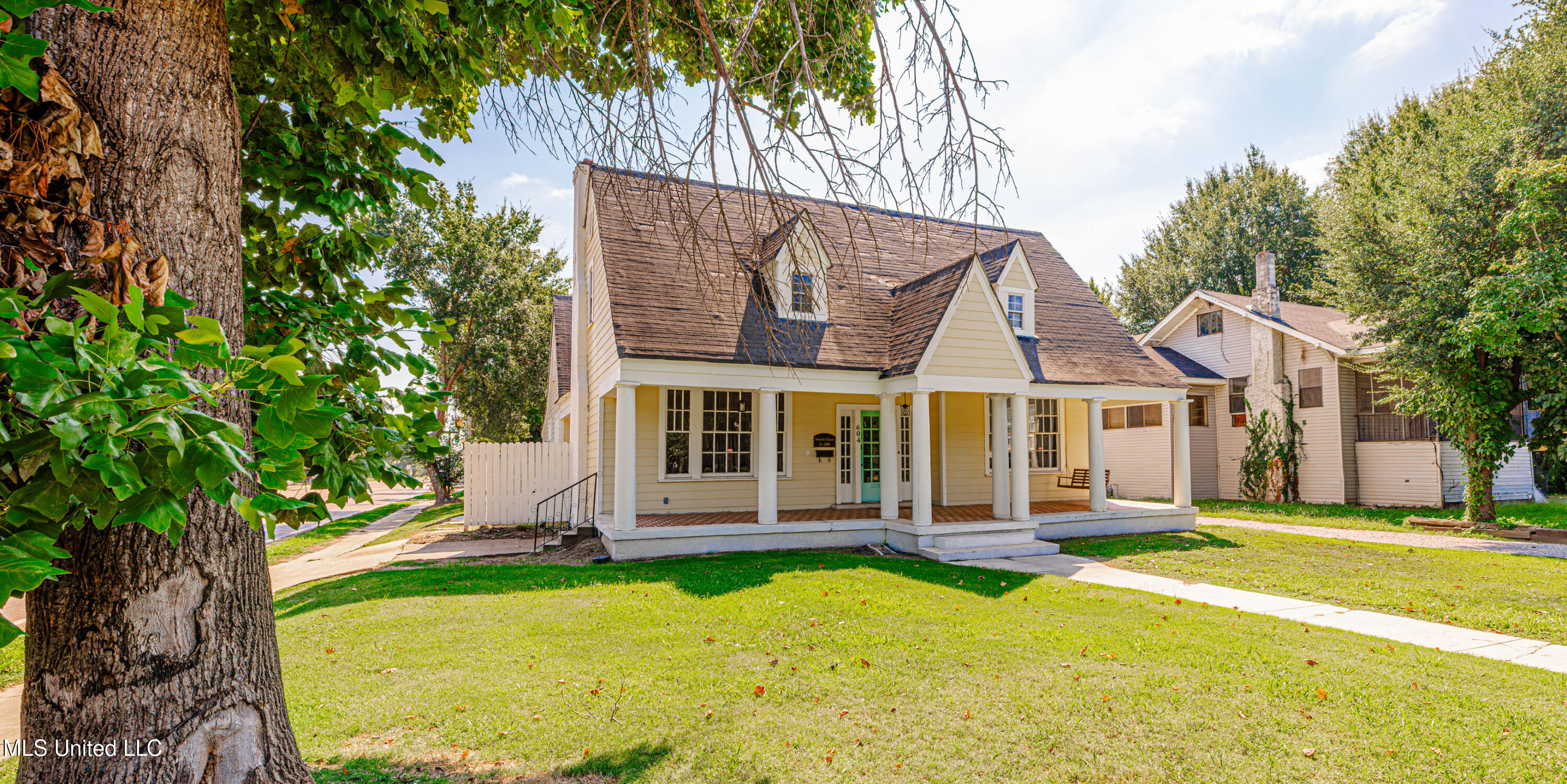 604 S Main Street Property Photo 3