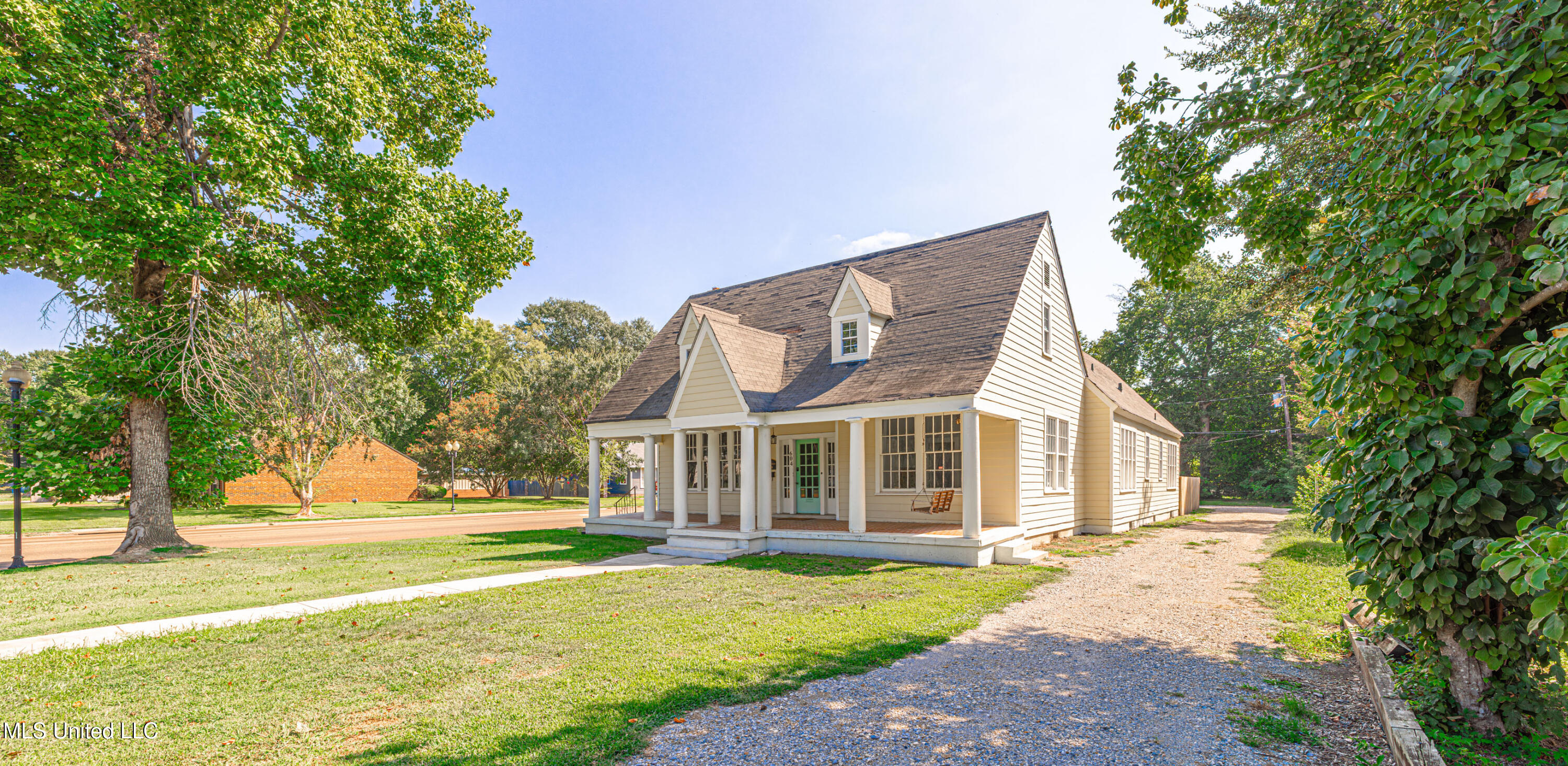 604 S Main Street Property Photo 4