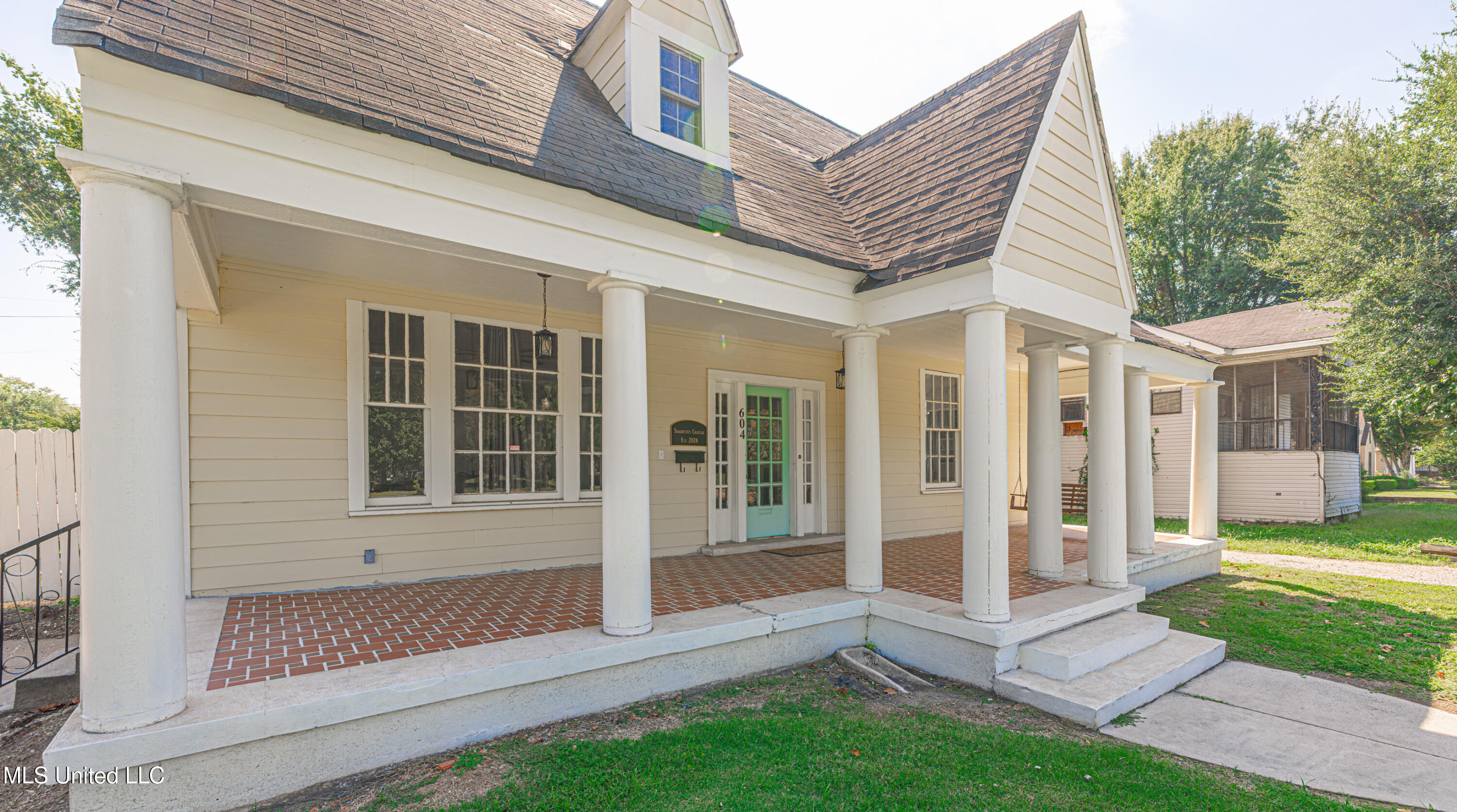 604 S Main Street Property Photo 5