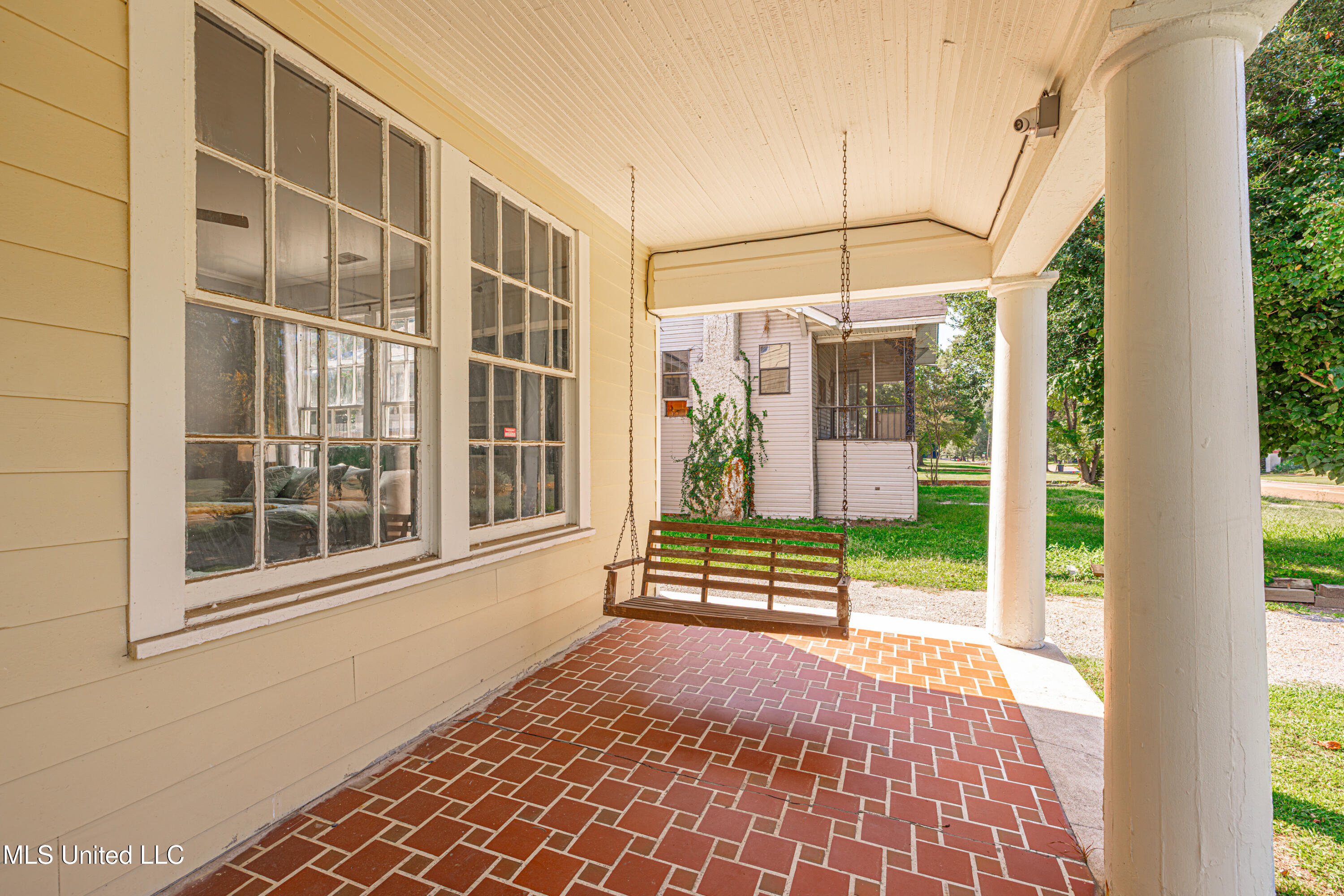 604 S Main Street Property Photo 8