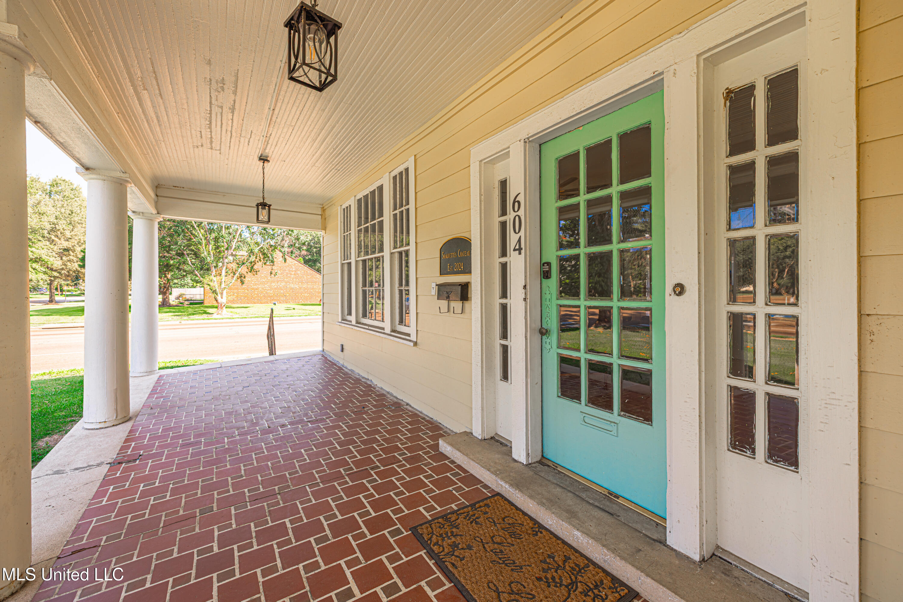 604 S Main Street Property Photo 9