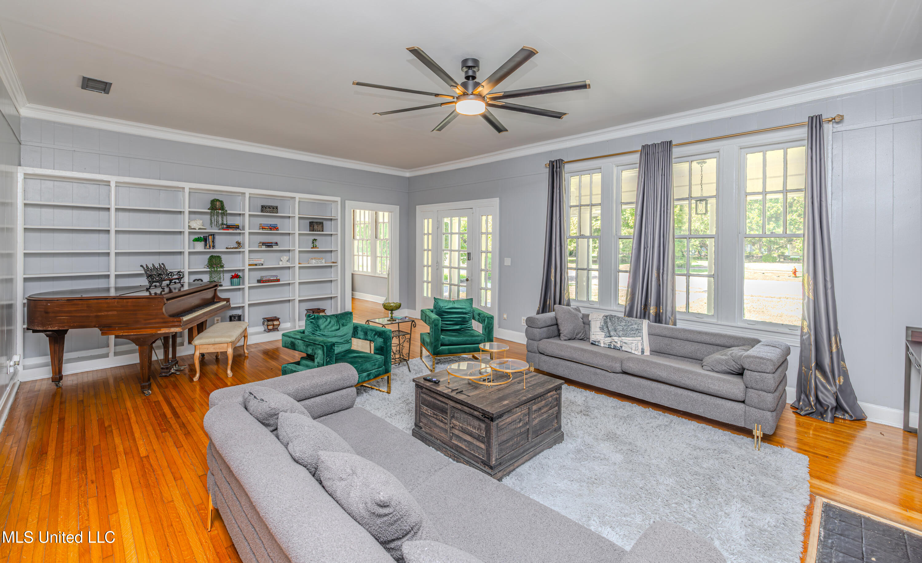 604 S Main Street Property Photo 16