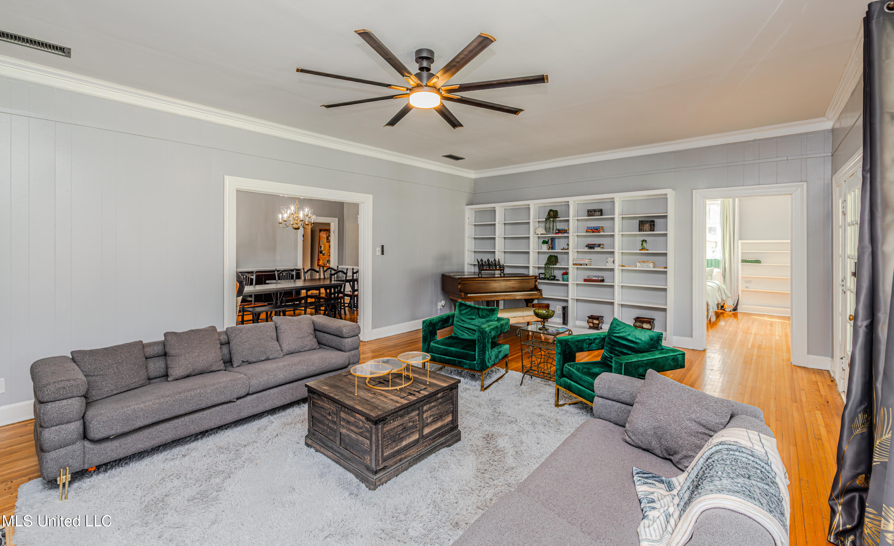 604 S Main Street Property Photo 17