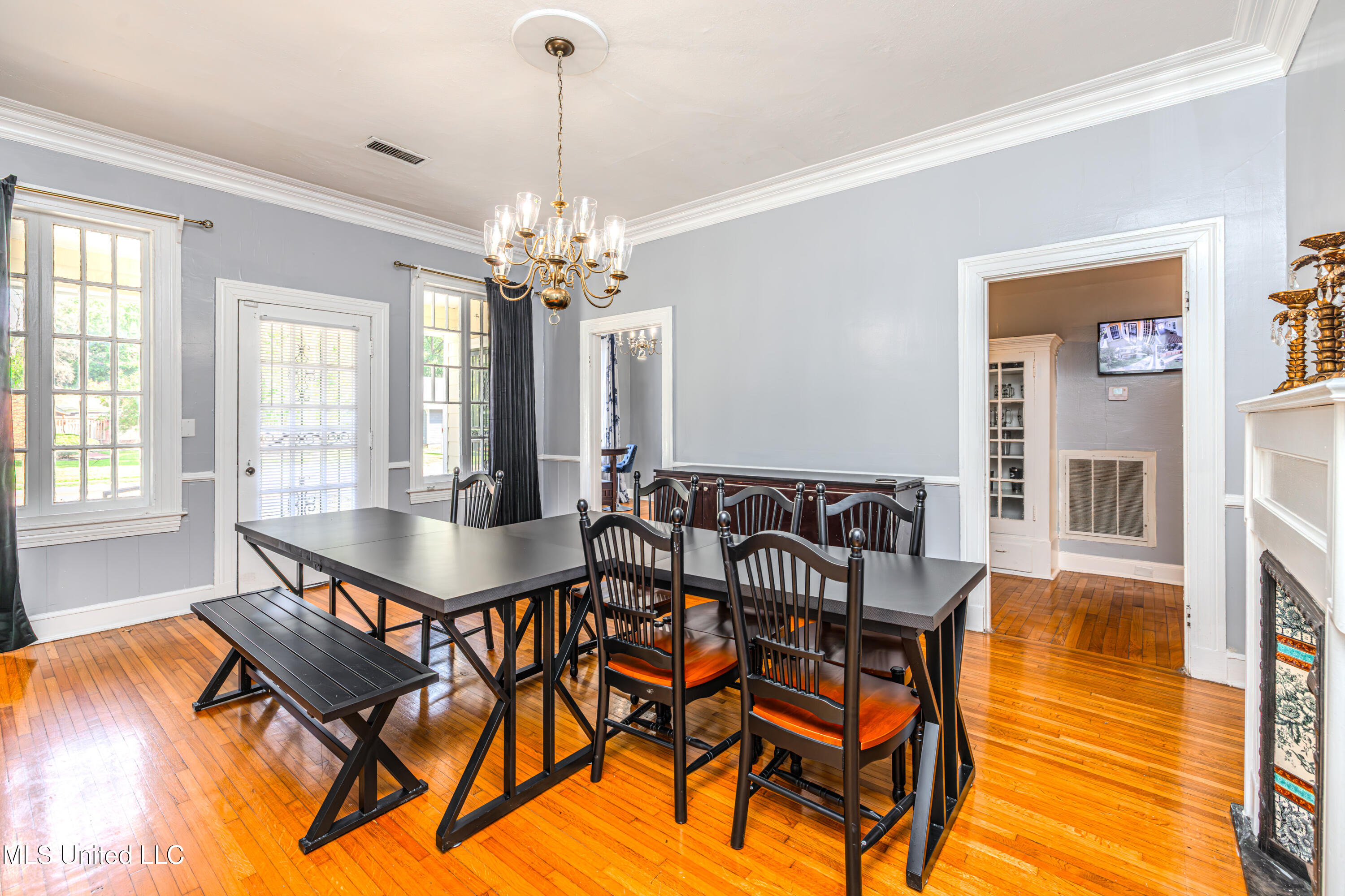 604 S Main Street Property Photo 19