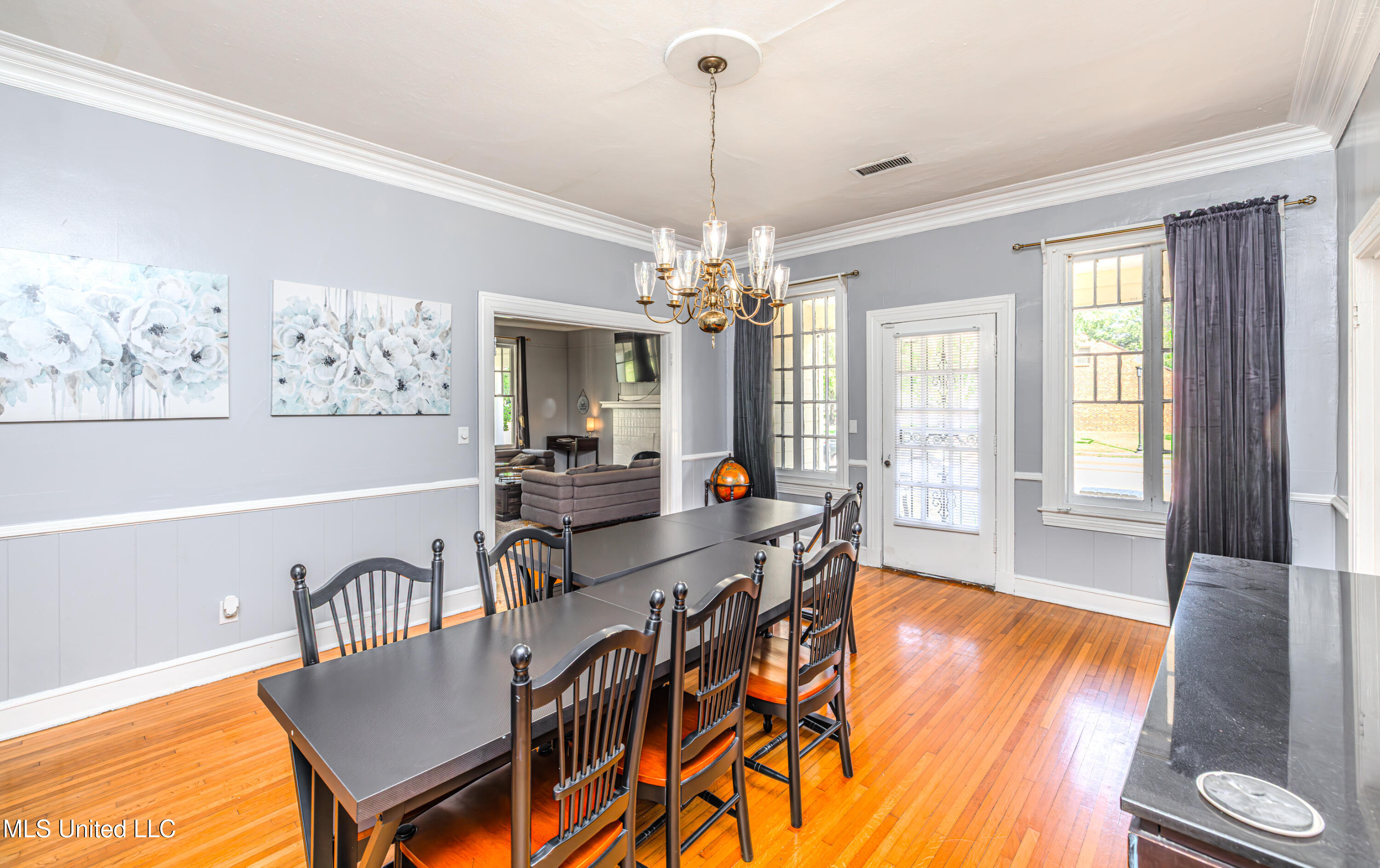 604 S Main Street Property Photo 23