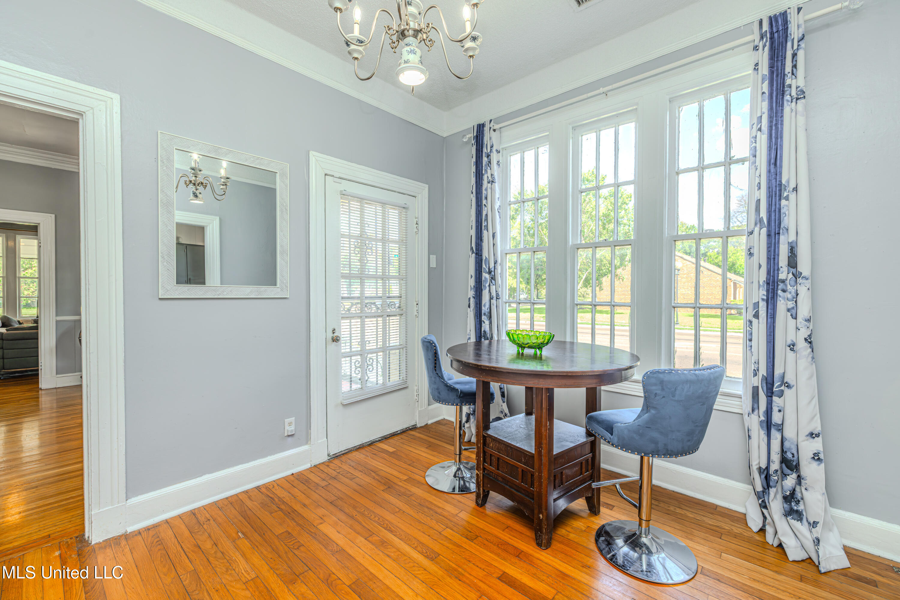 604 S Main Street Property Photo 32