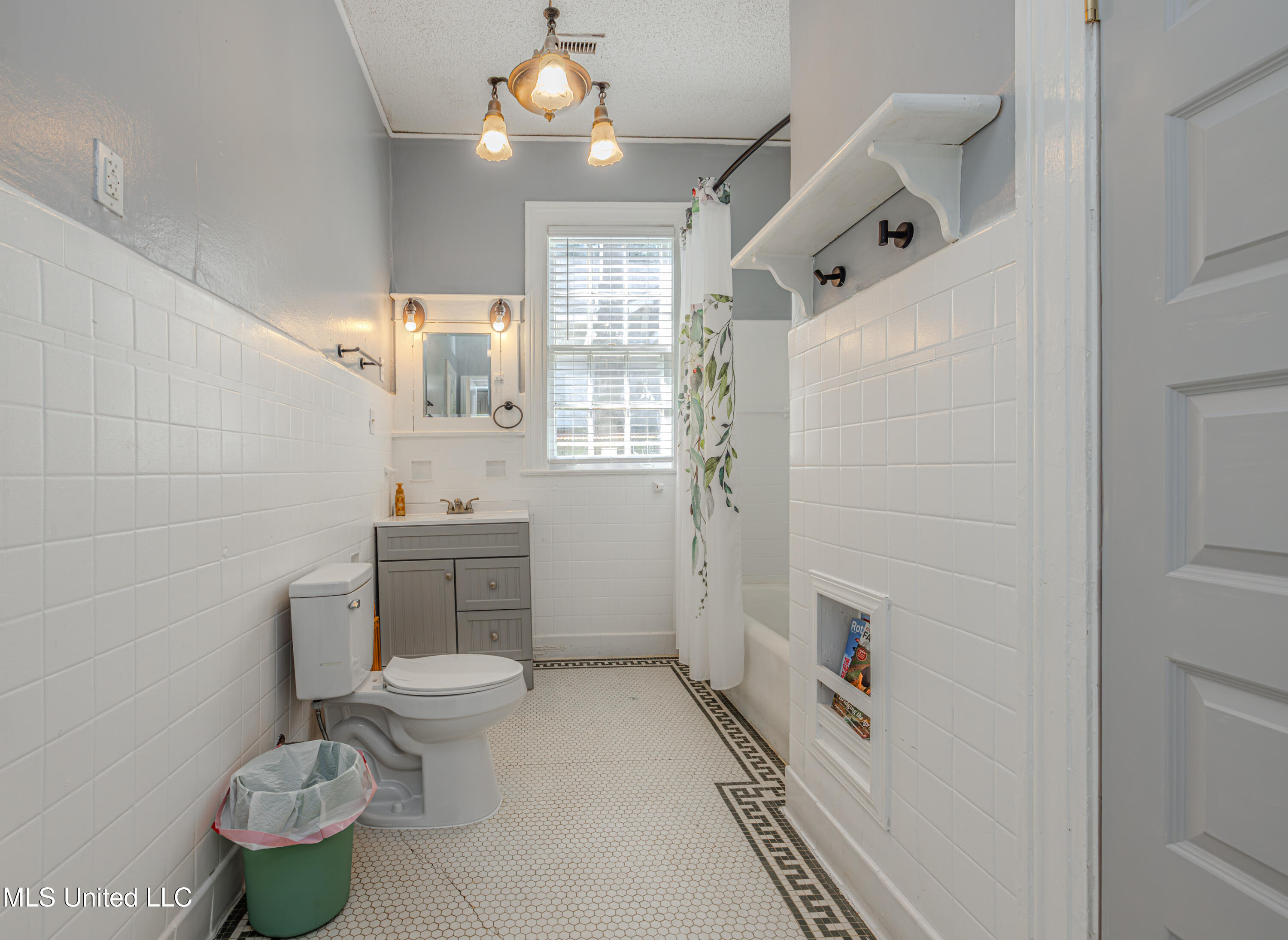 604 S Main Street Property Photo 38