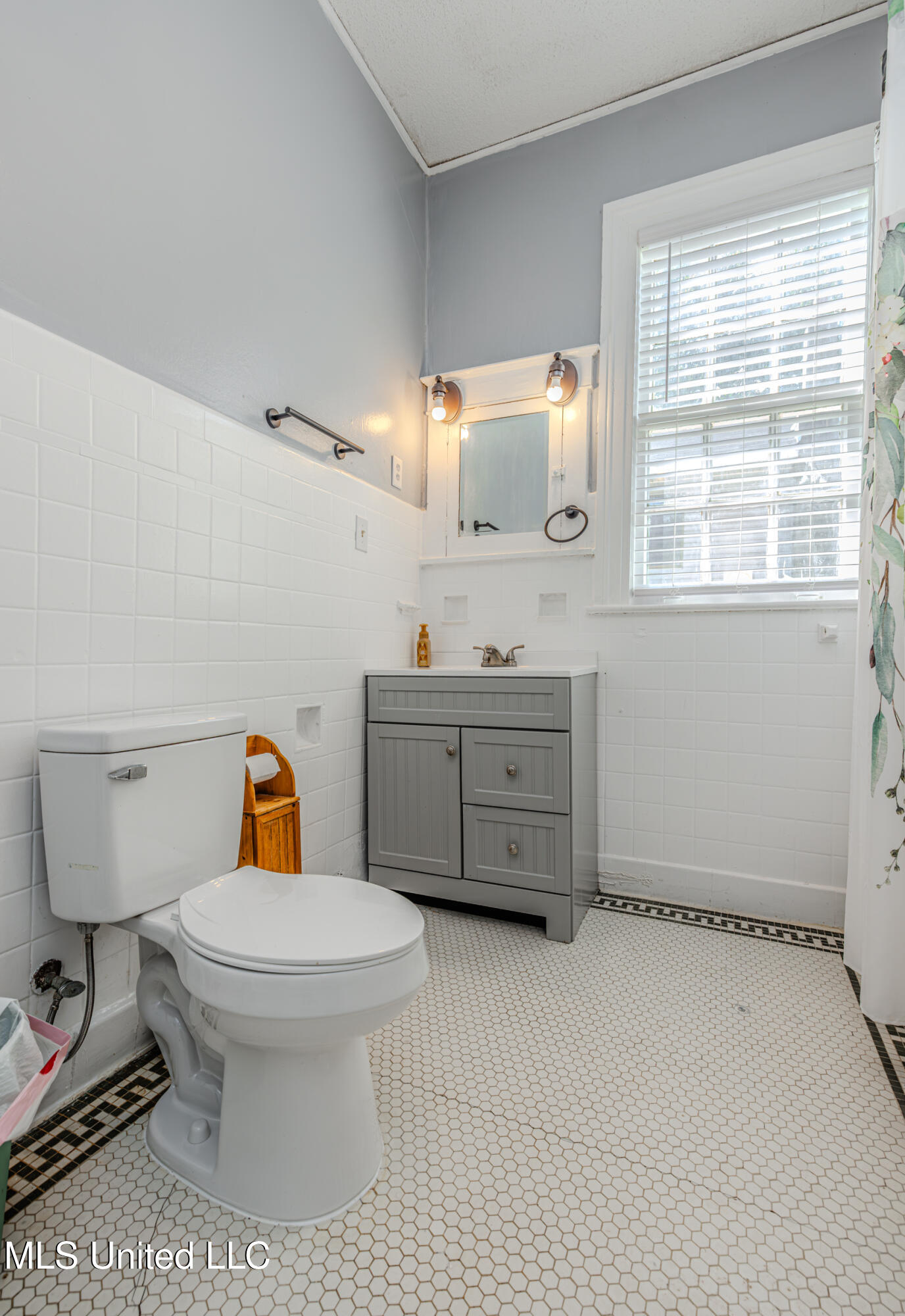 604 S Main Street Property Photo 39