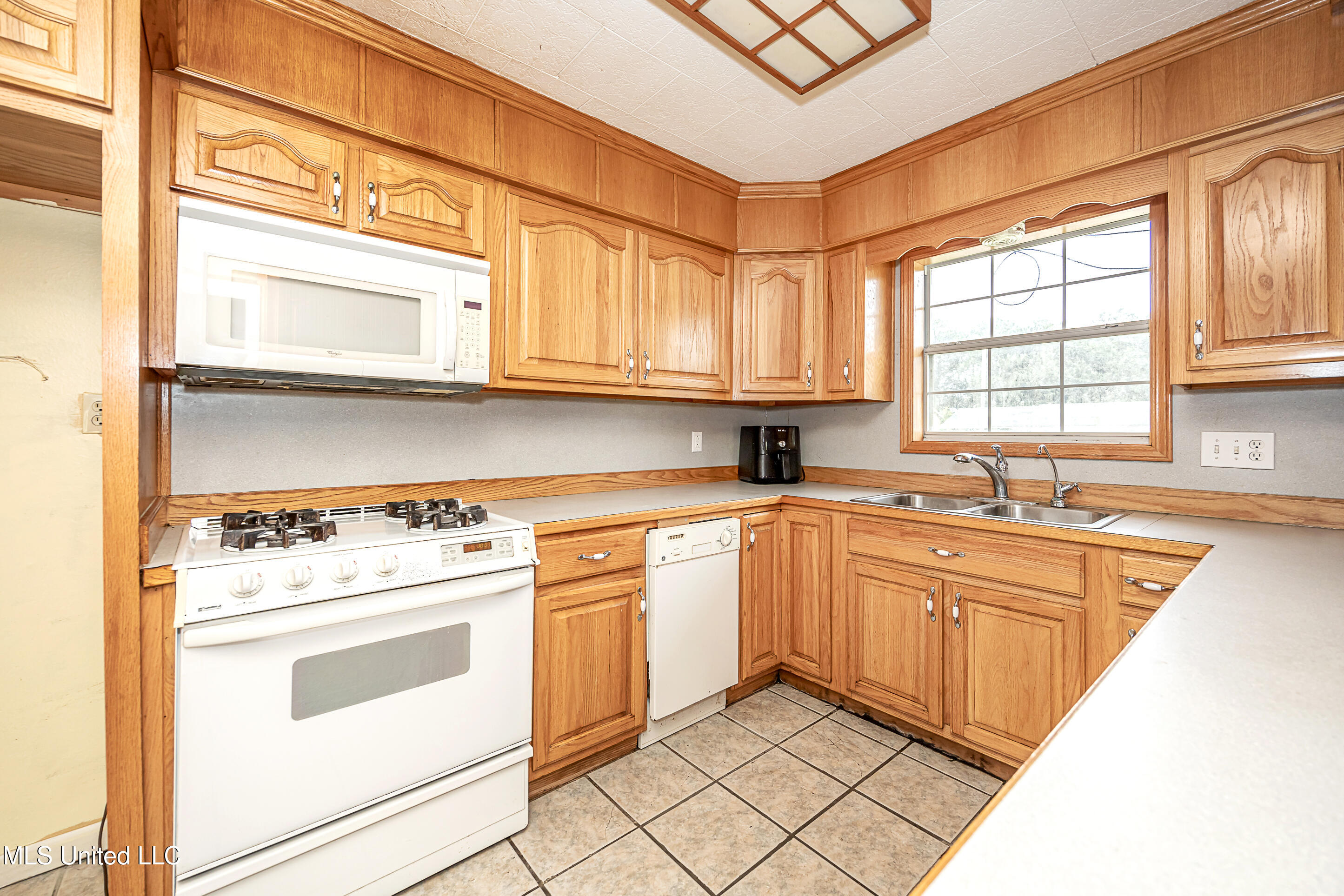 7646 Madison Drive Property Photo 15