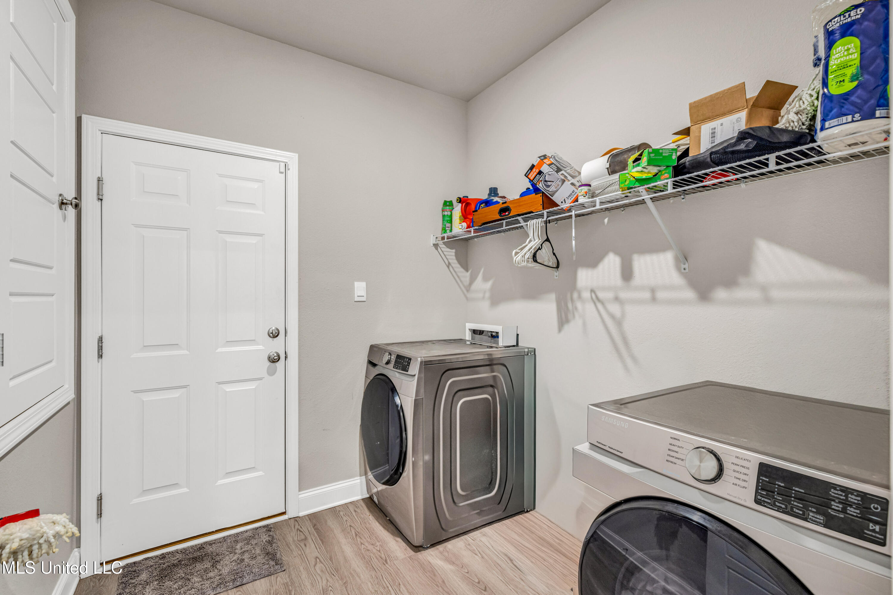 8008 Crawford Drive Property Photo 6