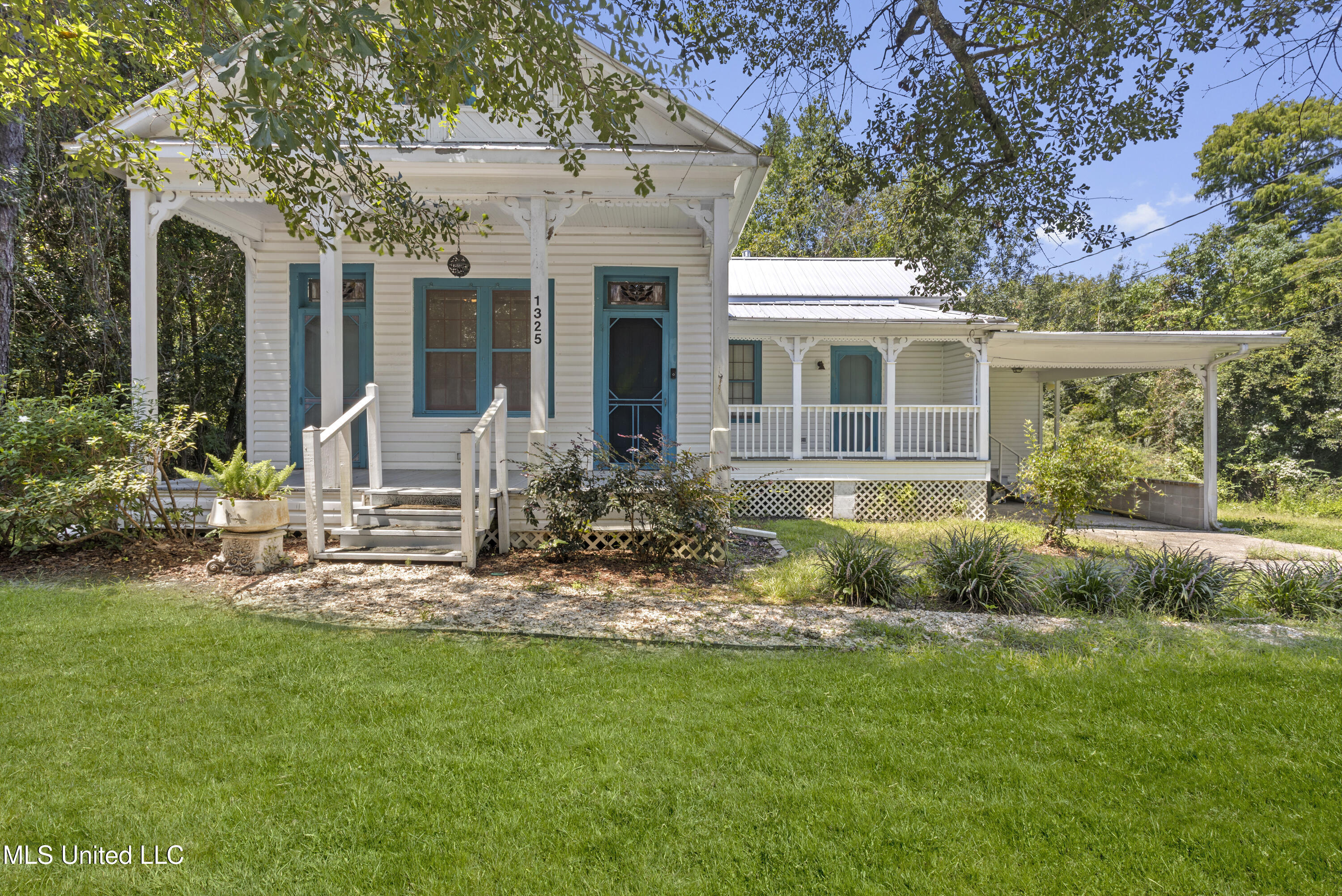 1325 Harrison Road Property Photo 1