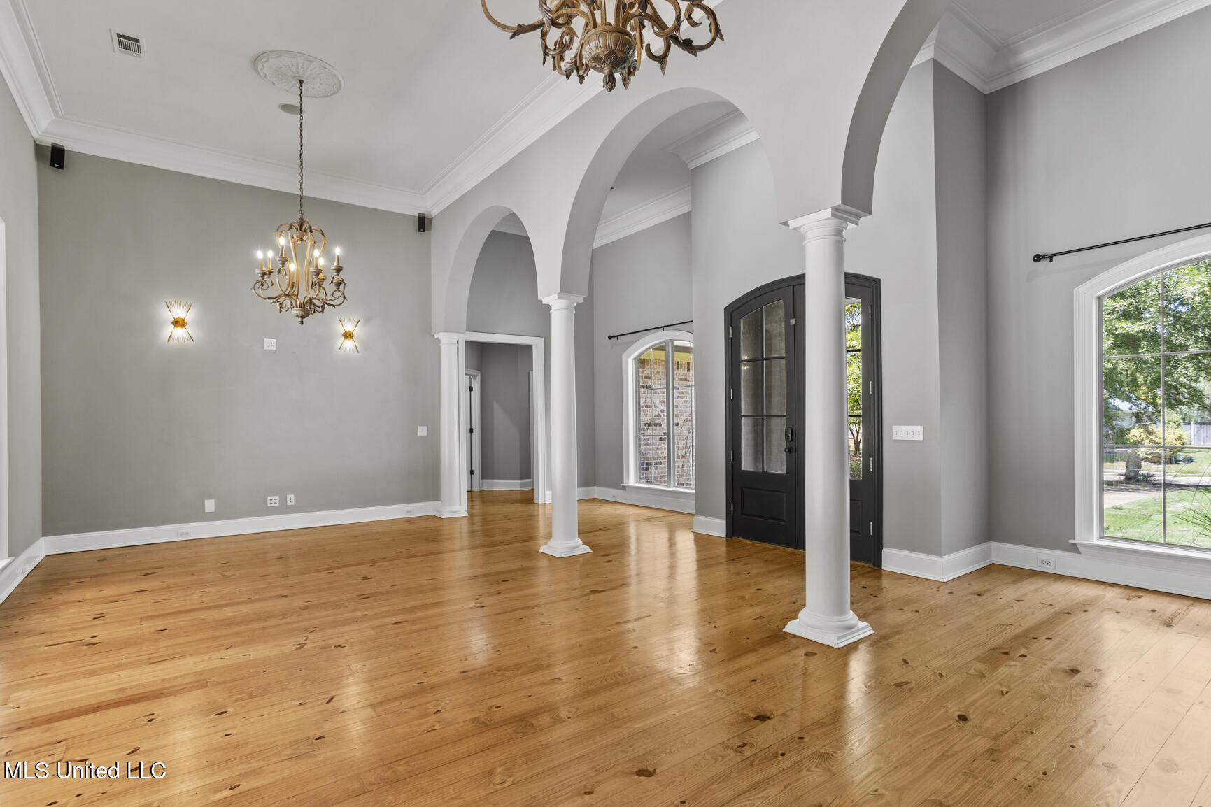 814 Beaumont Drive Property Photo 6