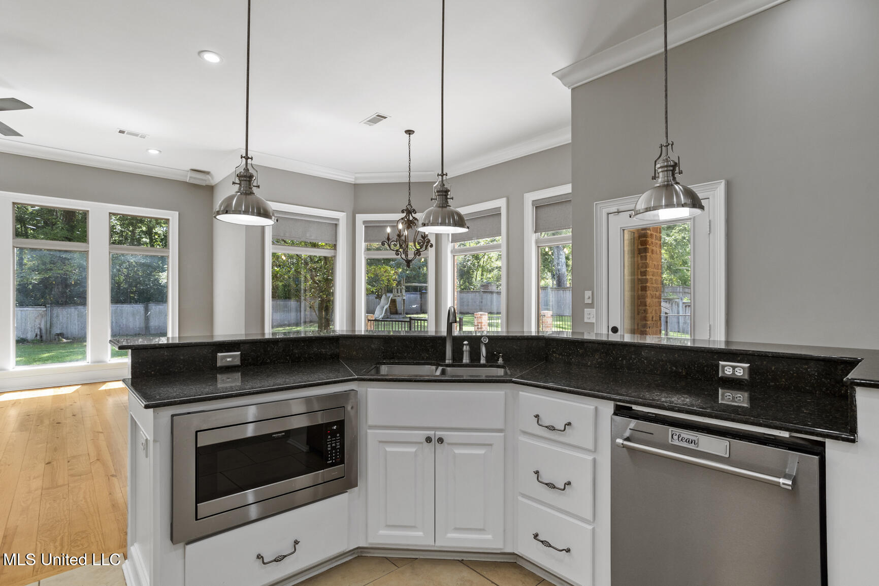 814 Beaumont Drive Property Photo 10