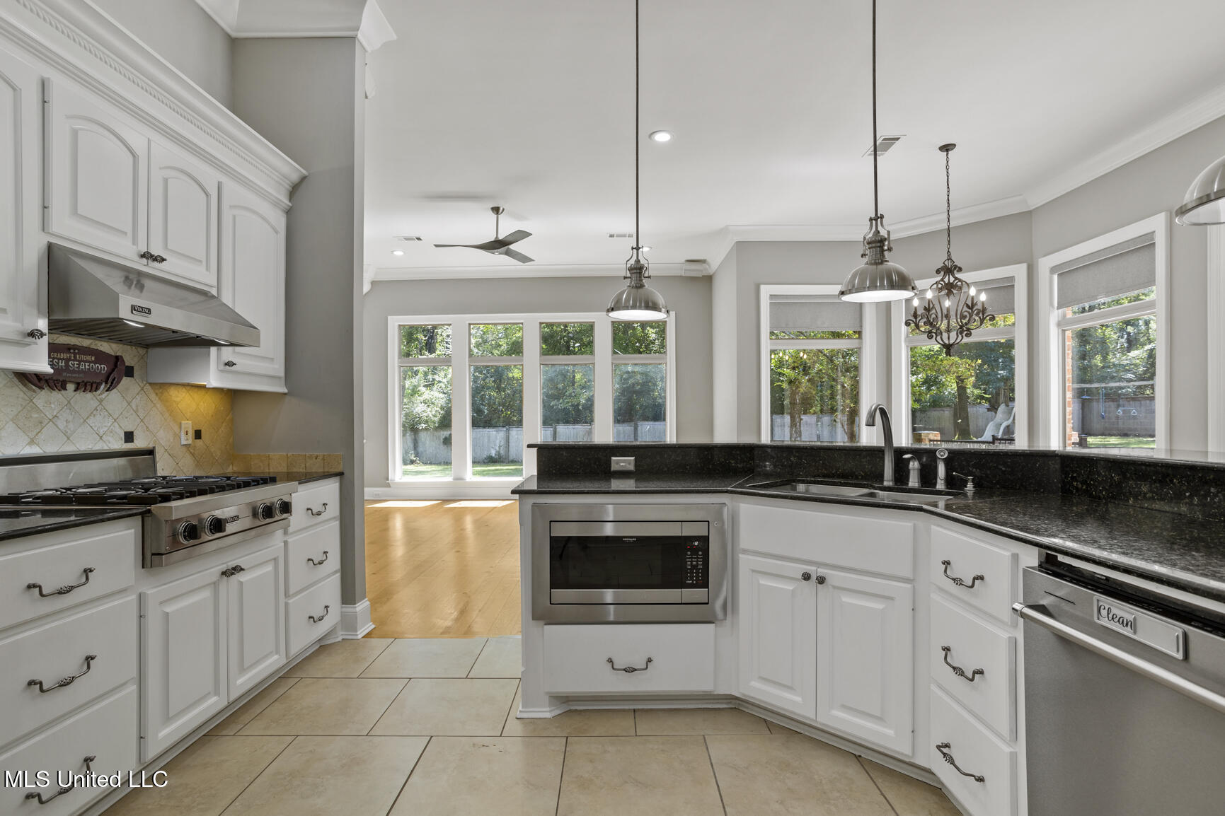 814 Beaumont Drive Property Photo 13