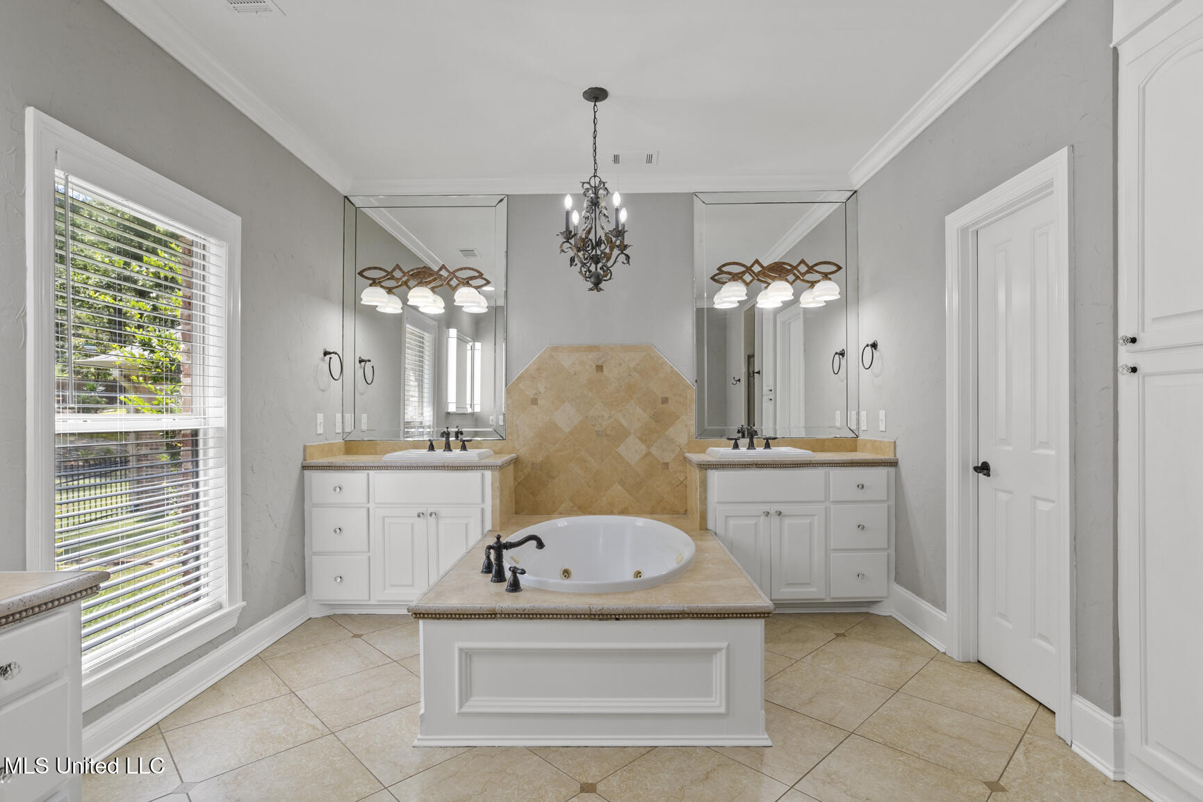 814 Beaumont Drive Property Photo 20