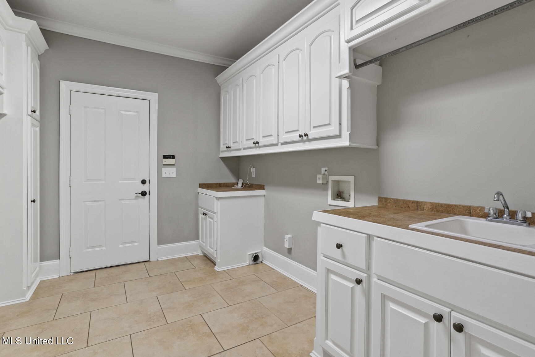 814 Beaumont Drive Property Photo 29