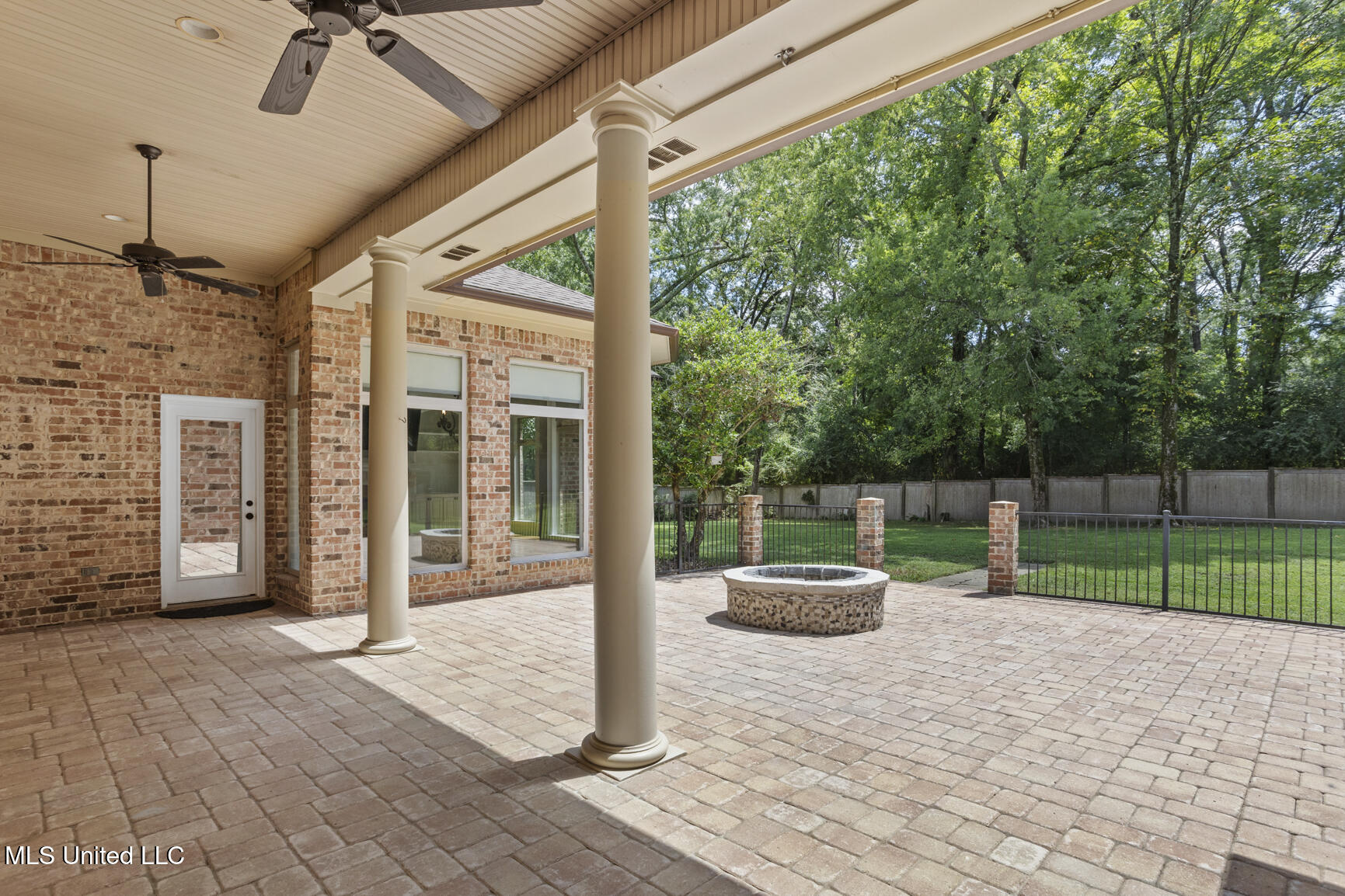 814 Beaumont Drive Property Photo 30