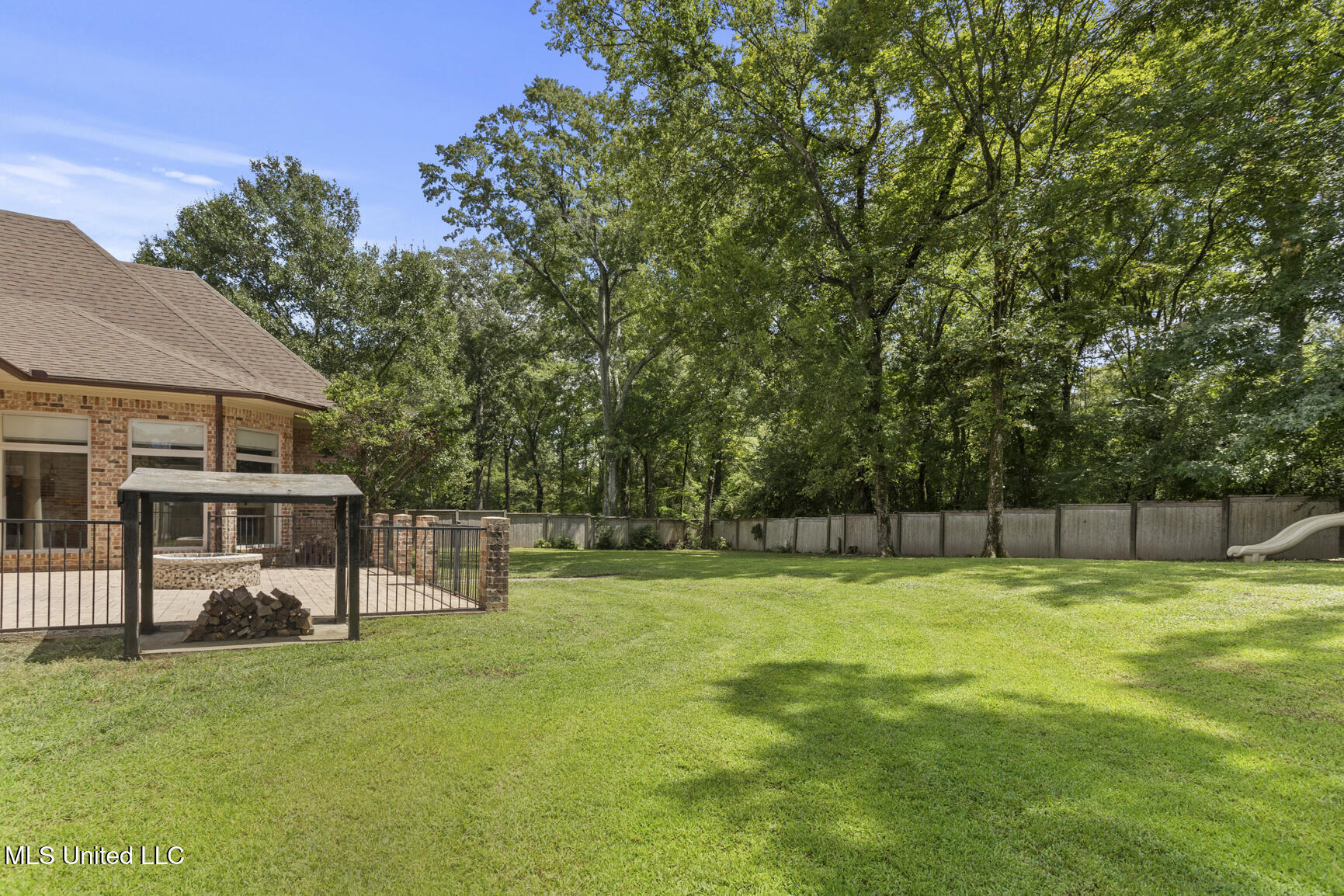 814 Beaumont Drive Property Photo 34