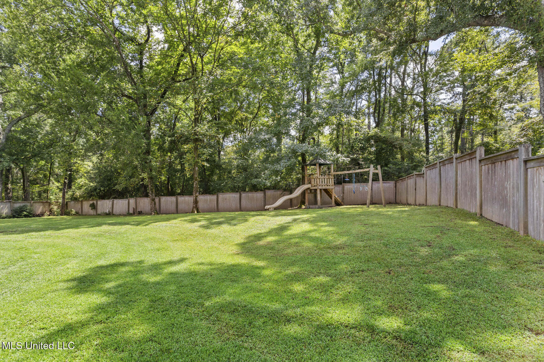 814 Beaumont Drive Property Photo 35