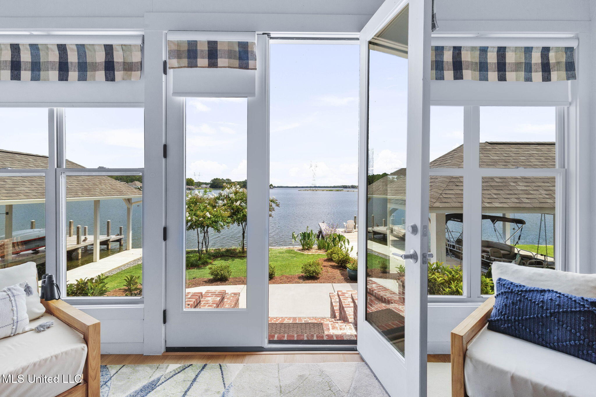 144 Heron's Bay Circle Property Photo 2