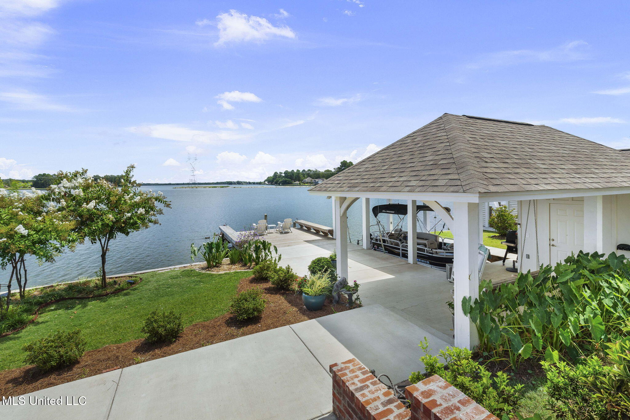 144 Heron's Bay Circle Property Photo 4