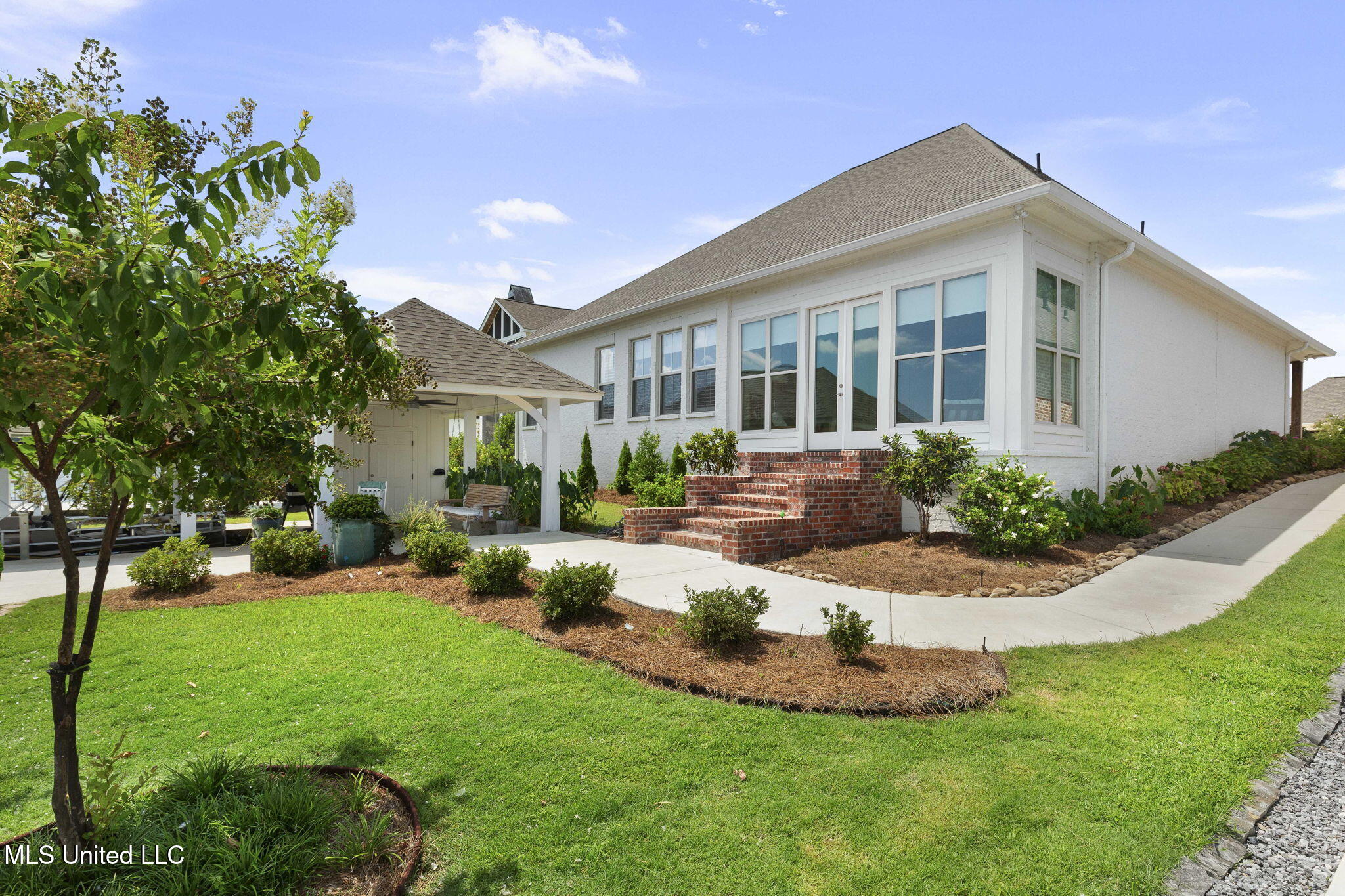 144 Heron's Bay Circle Property Photo 5