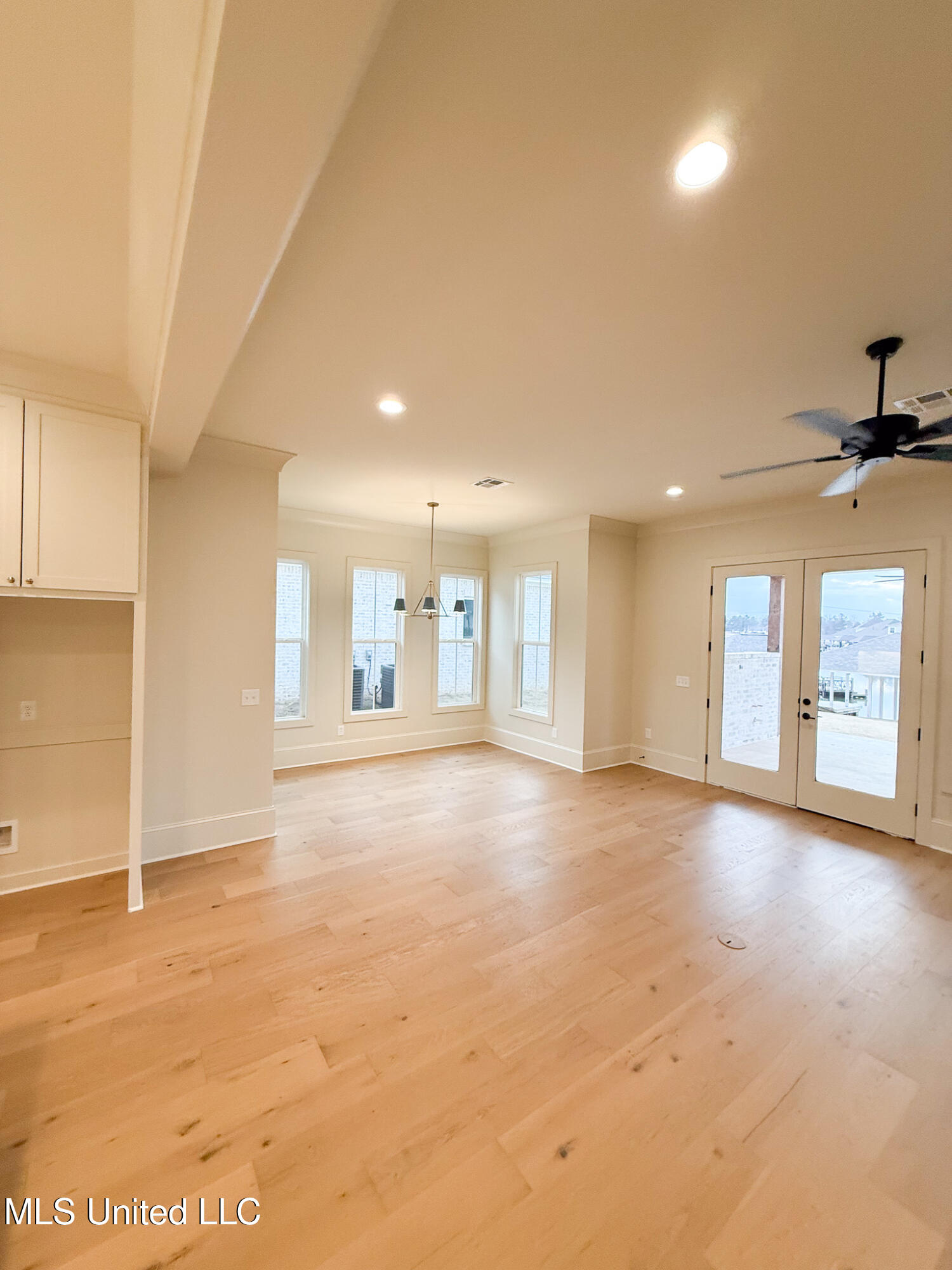 104 Heron's Bay Circle Property Photo 3