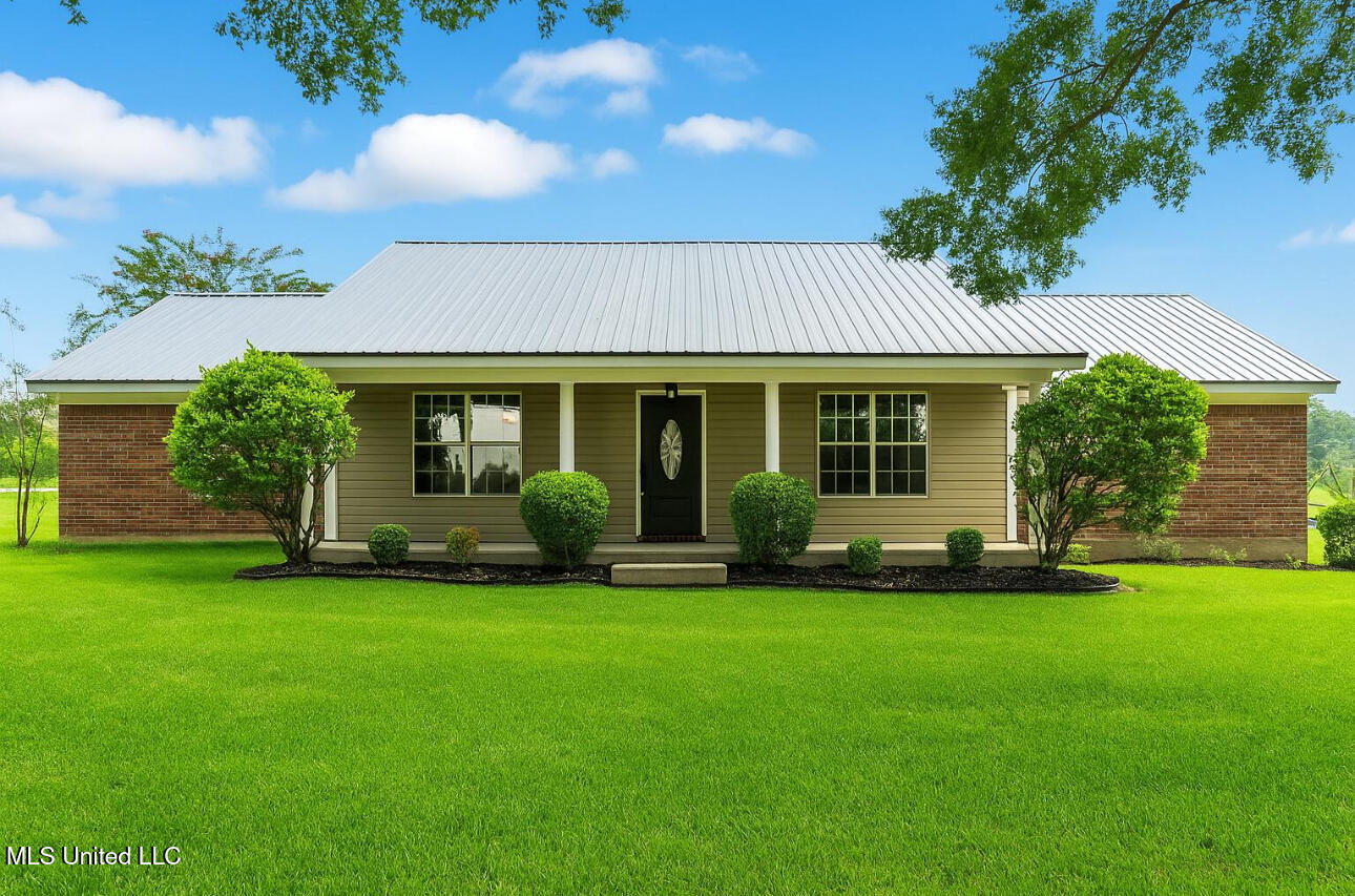 6 Wandering Oaks Lane Property Photo 1