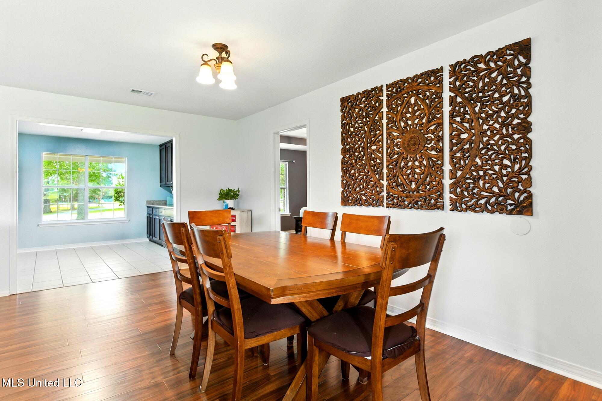 6 Wandering Oaks Lane Property Photo 6