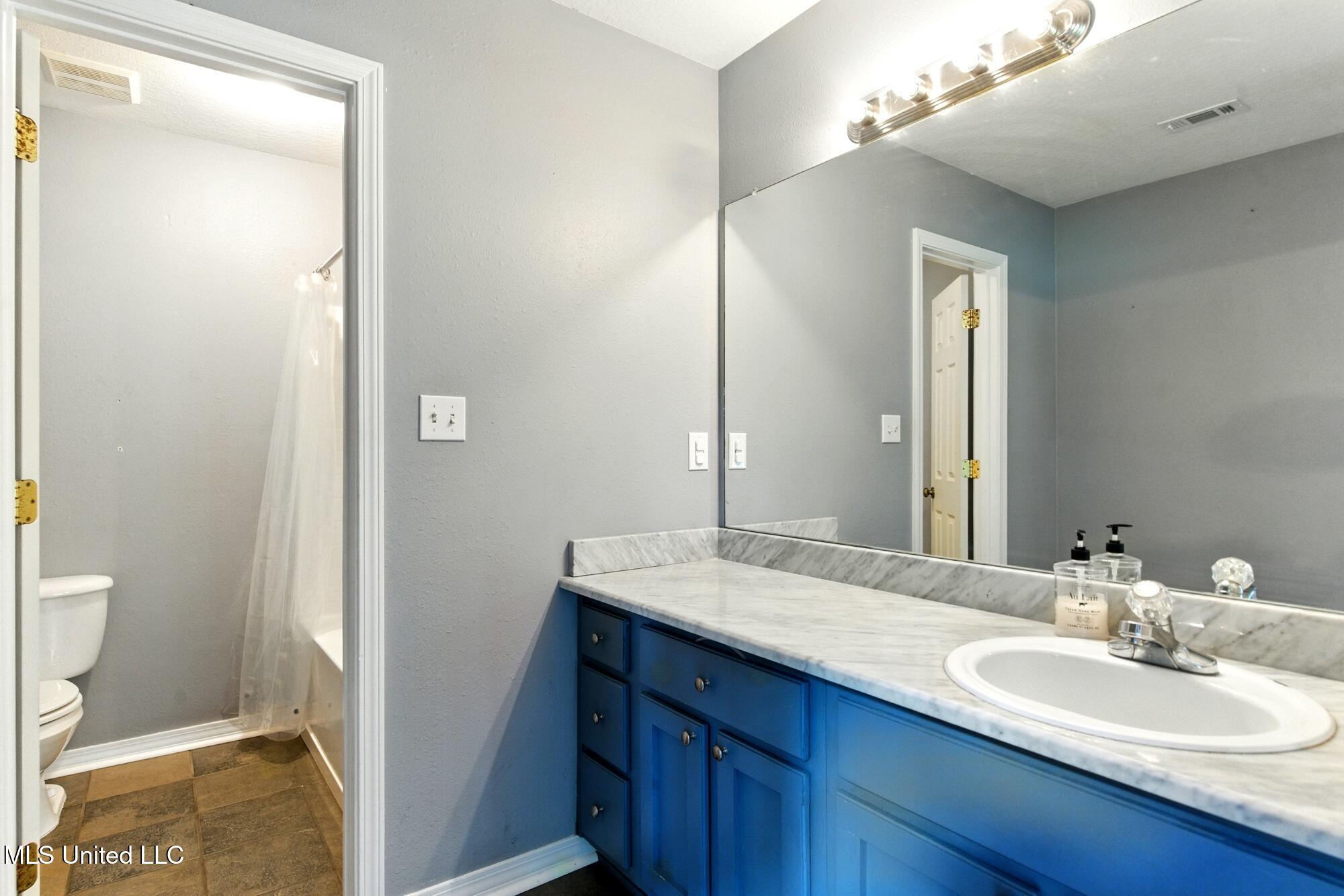 6 Wandering Oaks Lane Property Photo 13