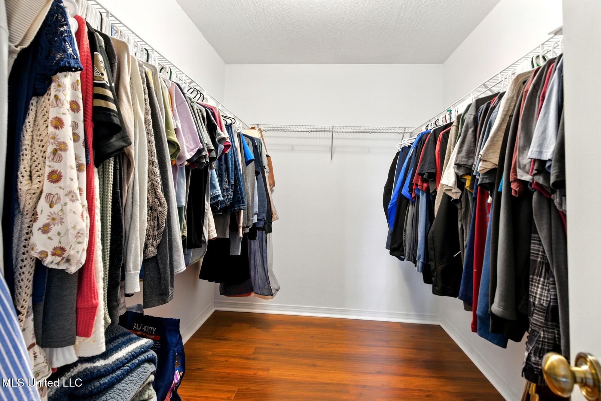 6 Wandering Oaks Lane Property Photo 14