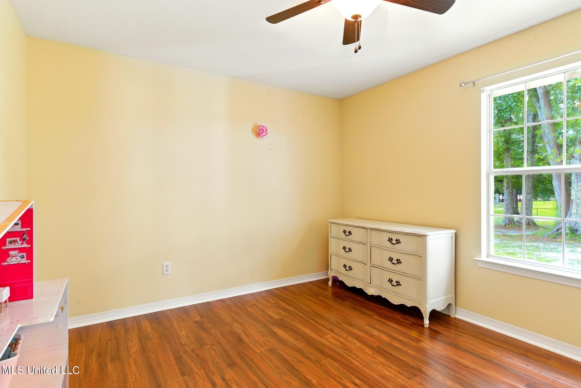 6 Wandering Oaks Lane Property Photo 17