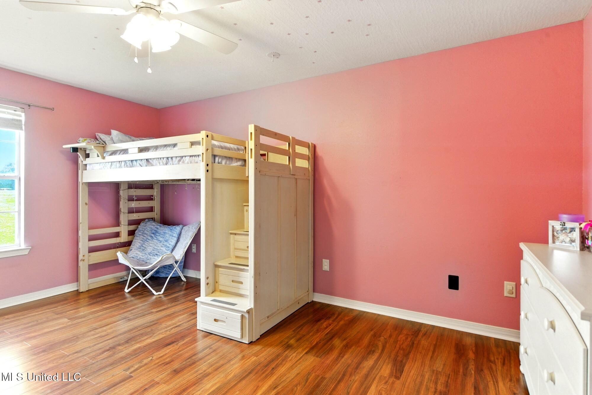 6 Wandering Oaks Lane Property Photo 18