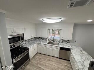 2006 Country Club Drive Property Photo 2