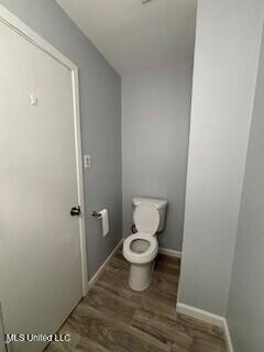 2006 Country Club Drive Property Photo 11