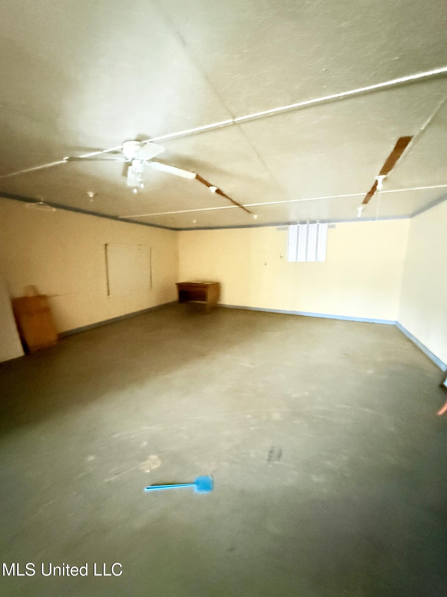 9813 Highway 8 Property Photo 6