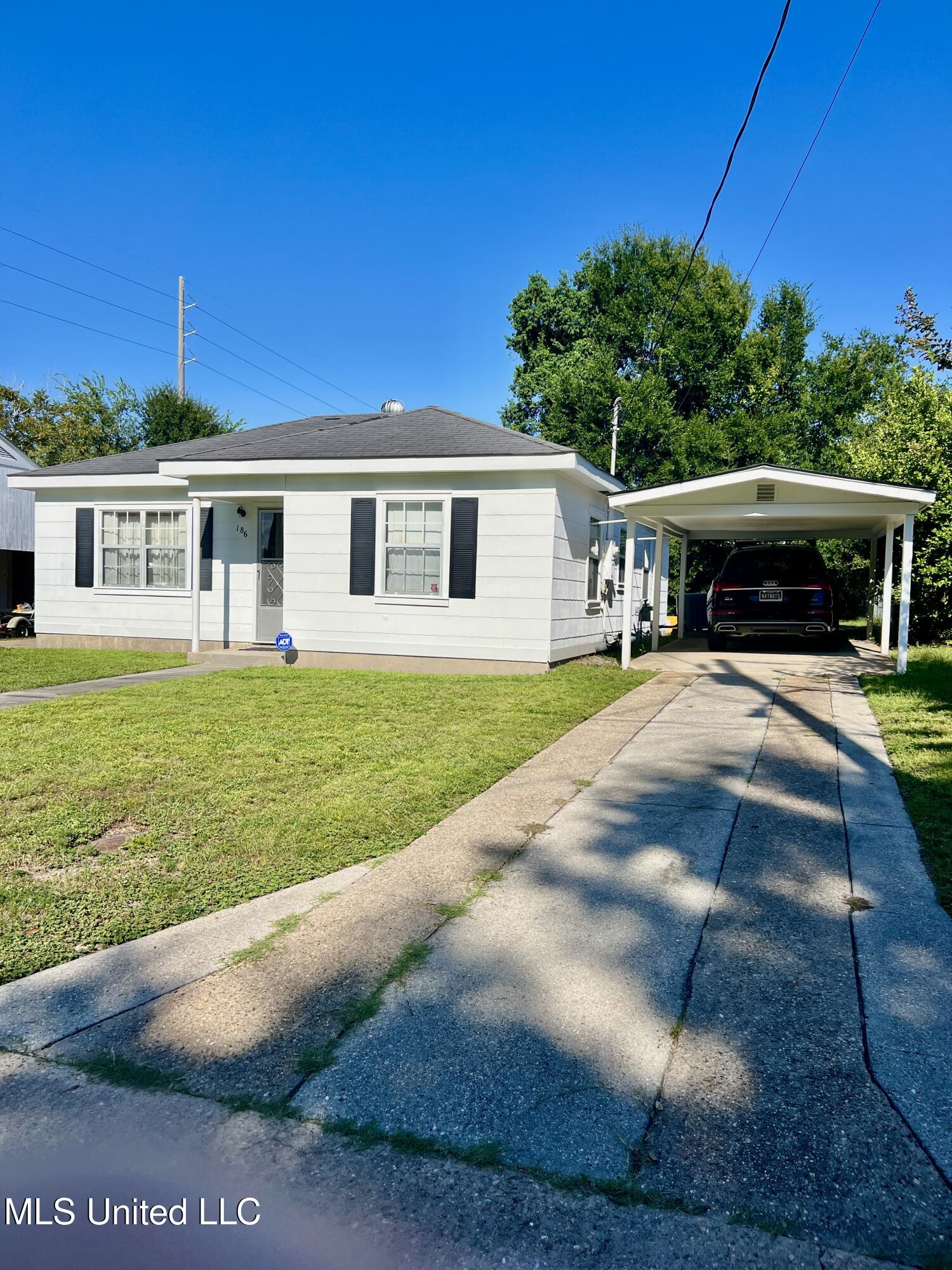 186 Summer Place Property Photo 1