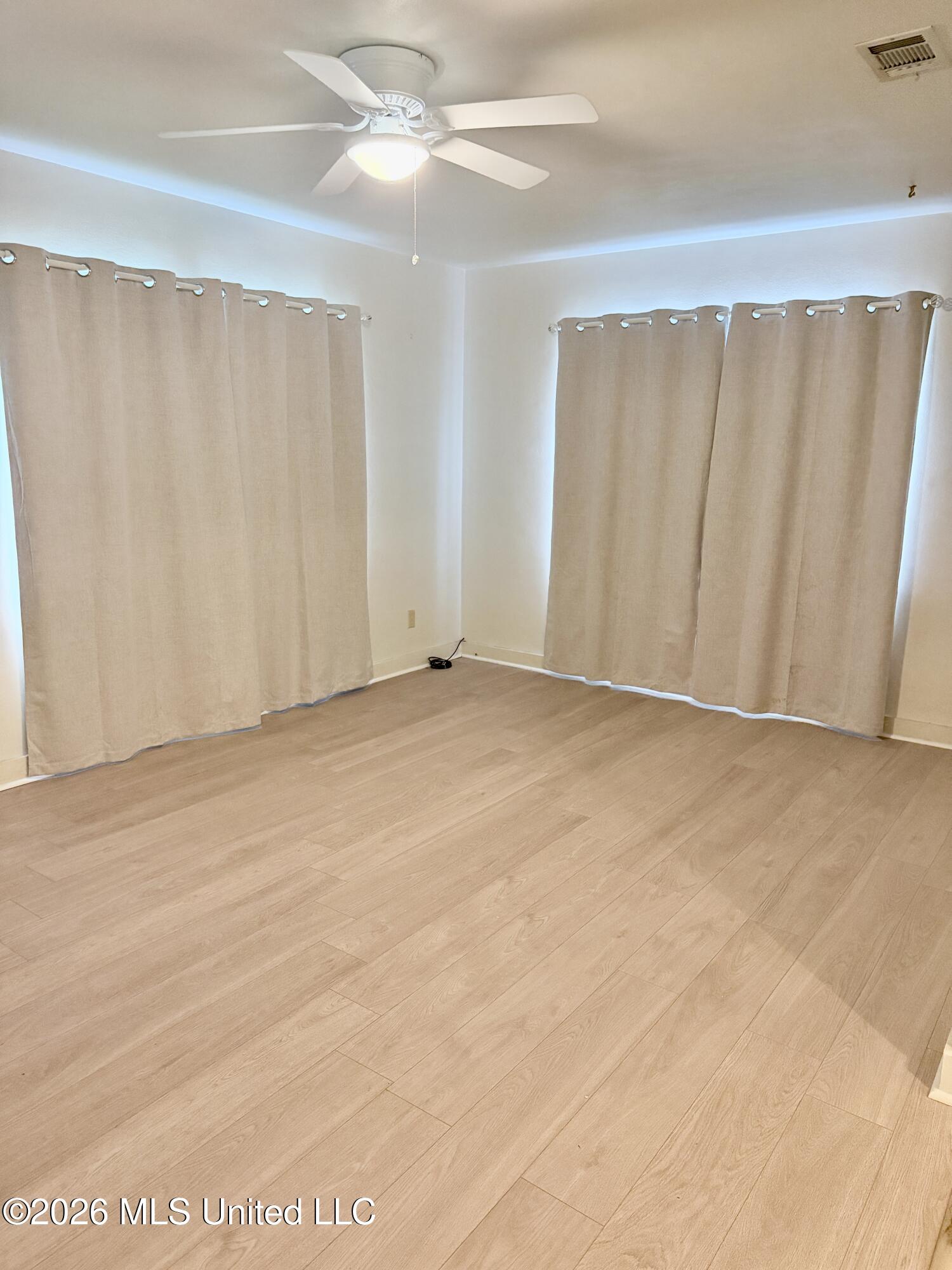 186 Summer Place Property Photo 3