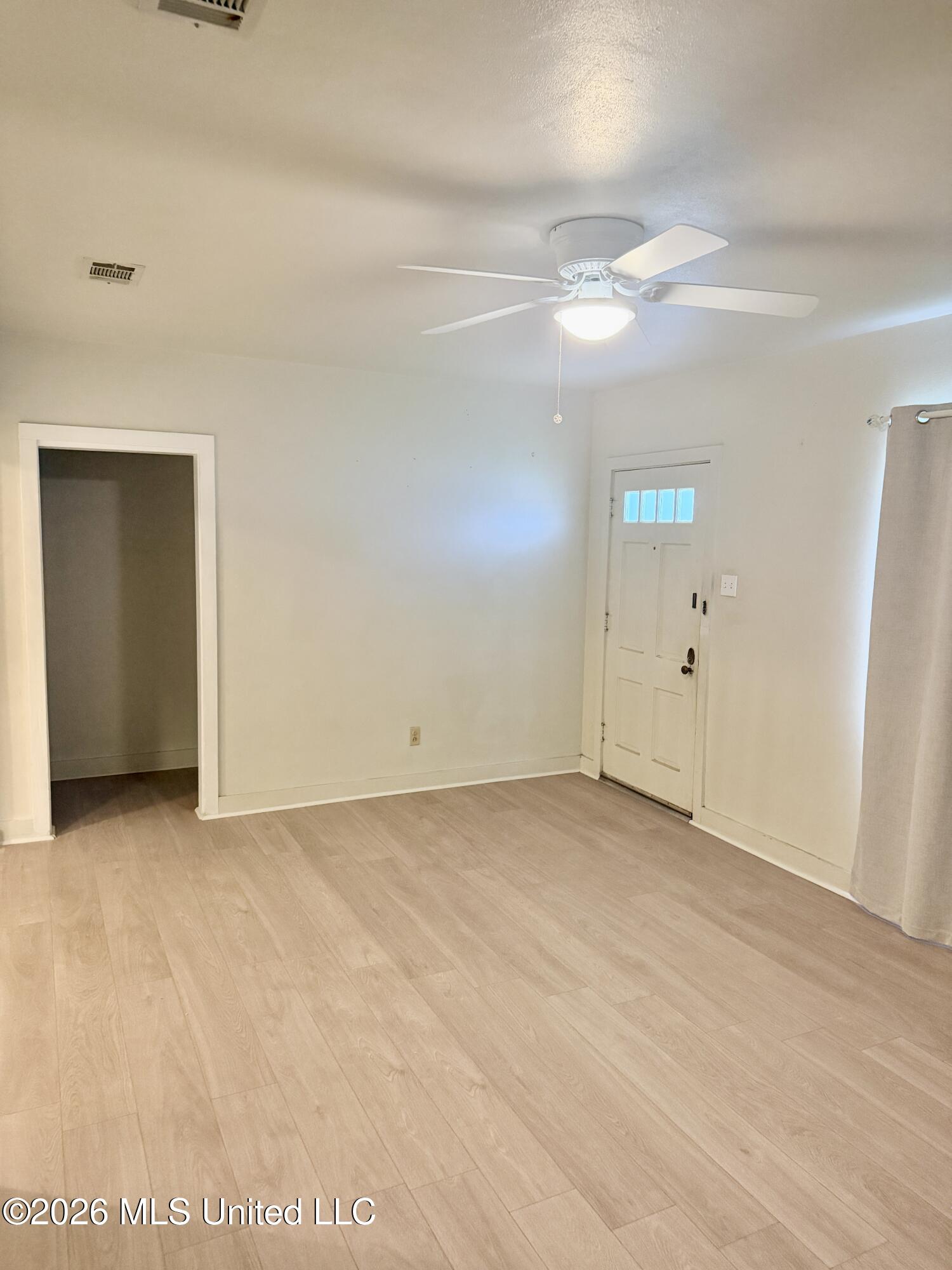 186 Summer Place Property Photo 6