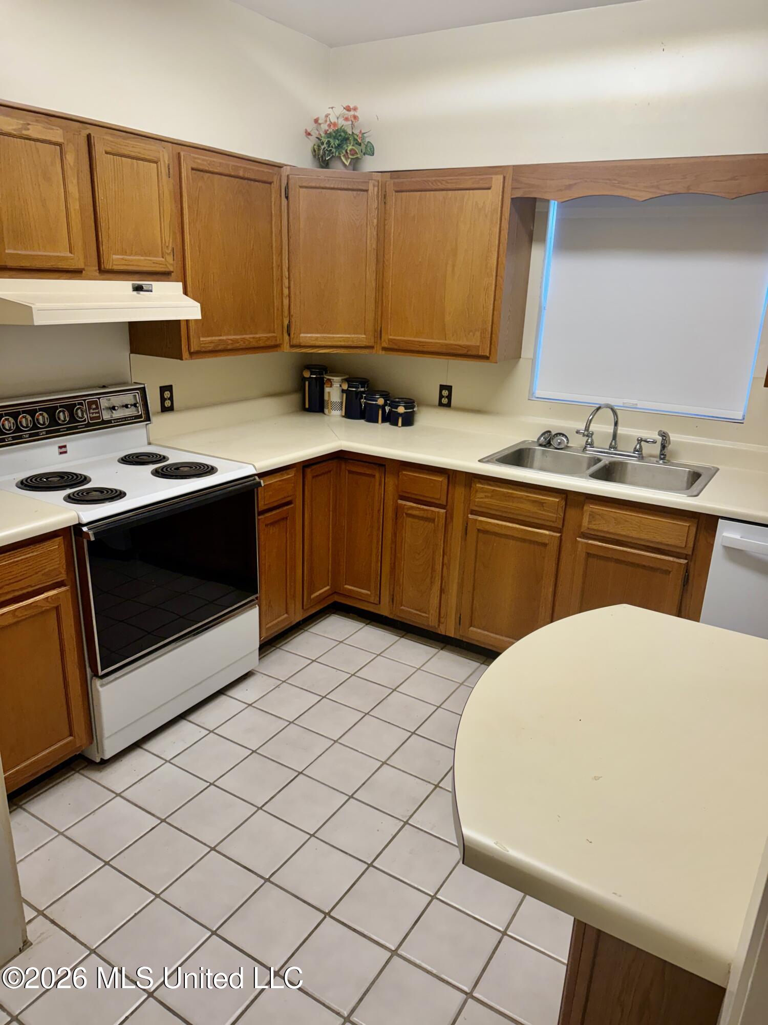 186 Summer Place Property Photo 8
