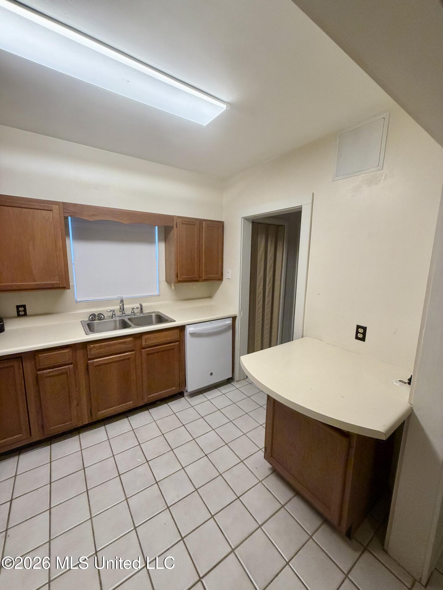 186 Summer Place Property Photo 9