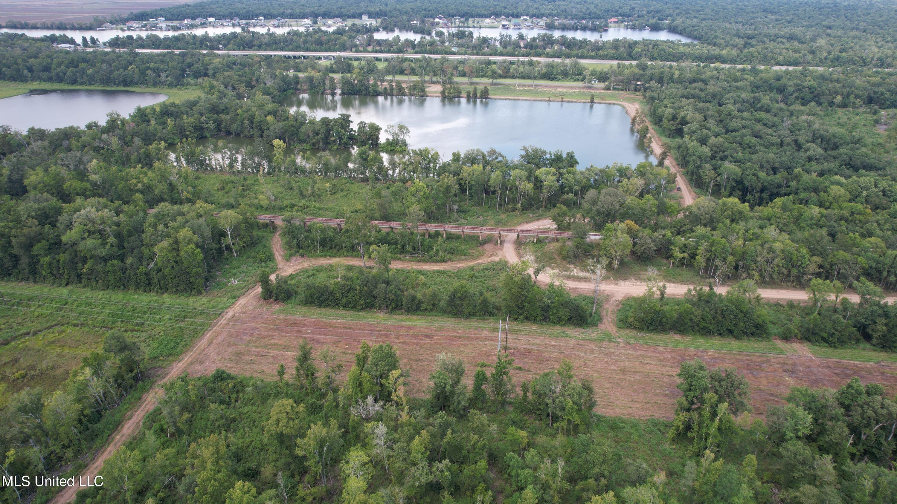 Old Hwy 190 Road Property Photo 60