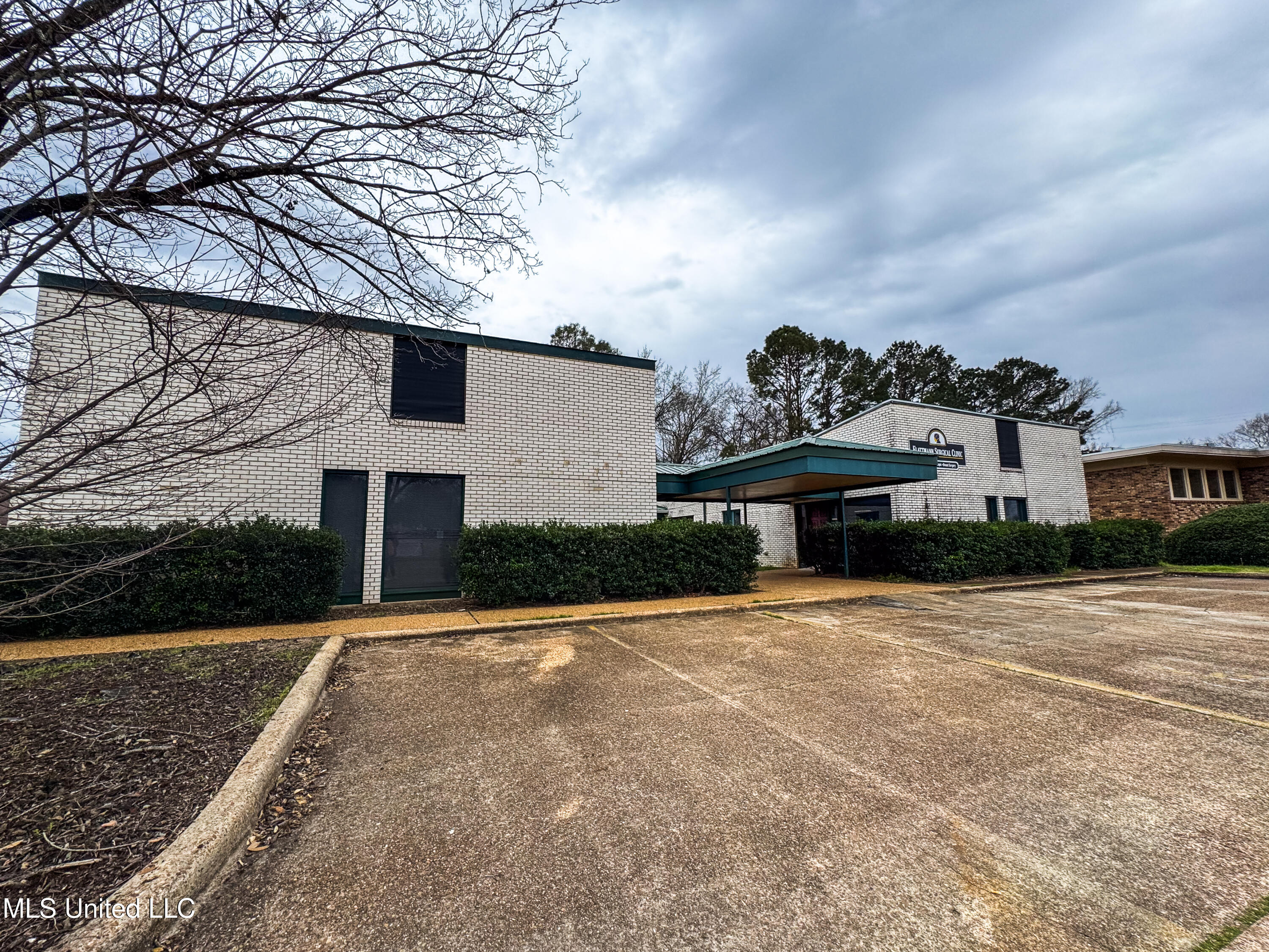 142 Jefferson Davis Blvd Boulevard Property Photo 2