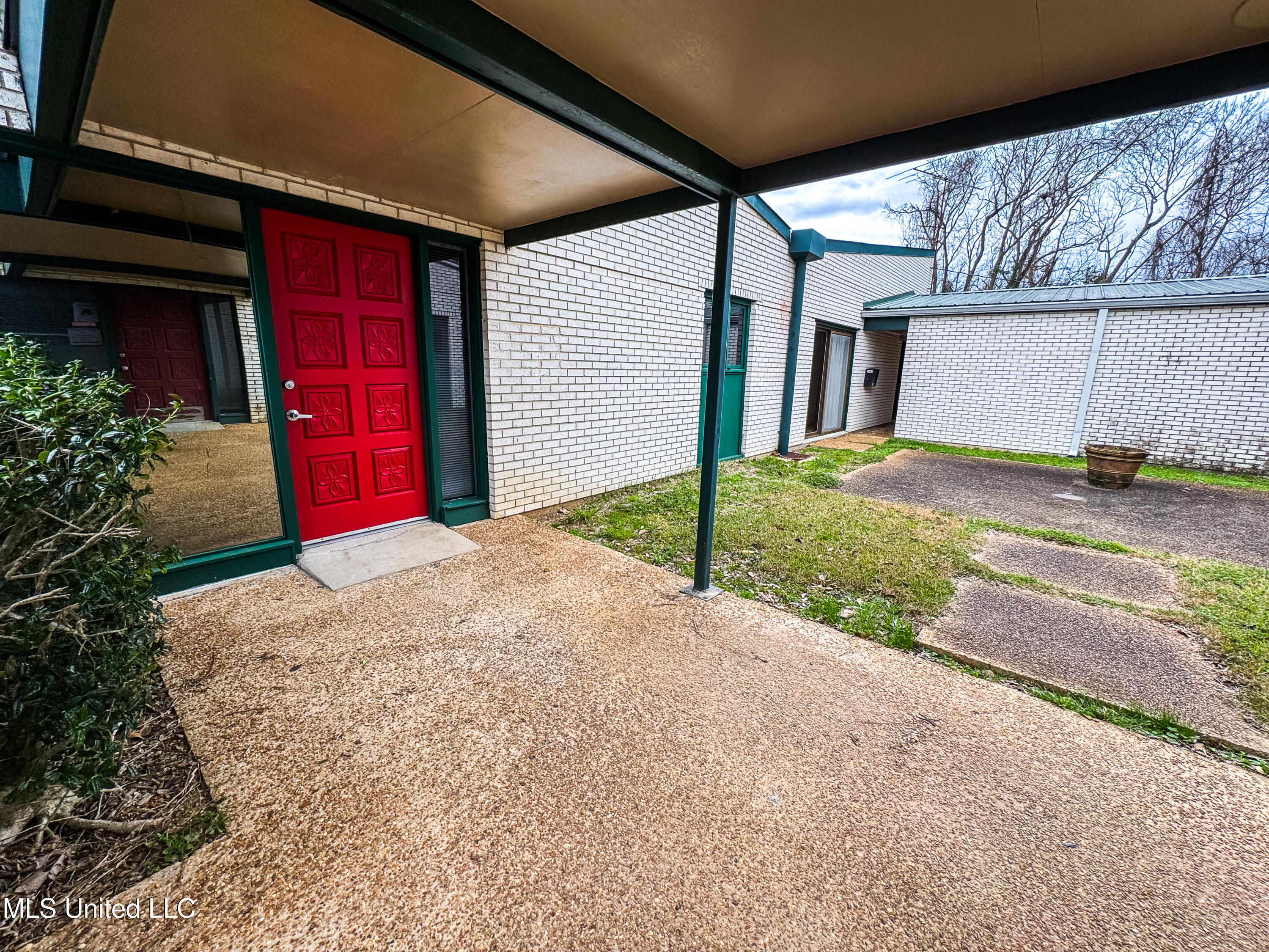 142 Jefferson Davis Blvd Boulevard Property Photo 4