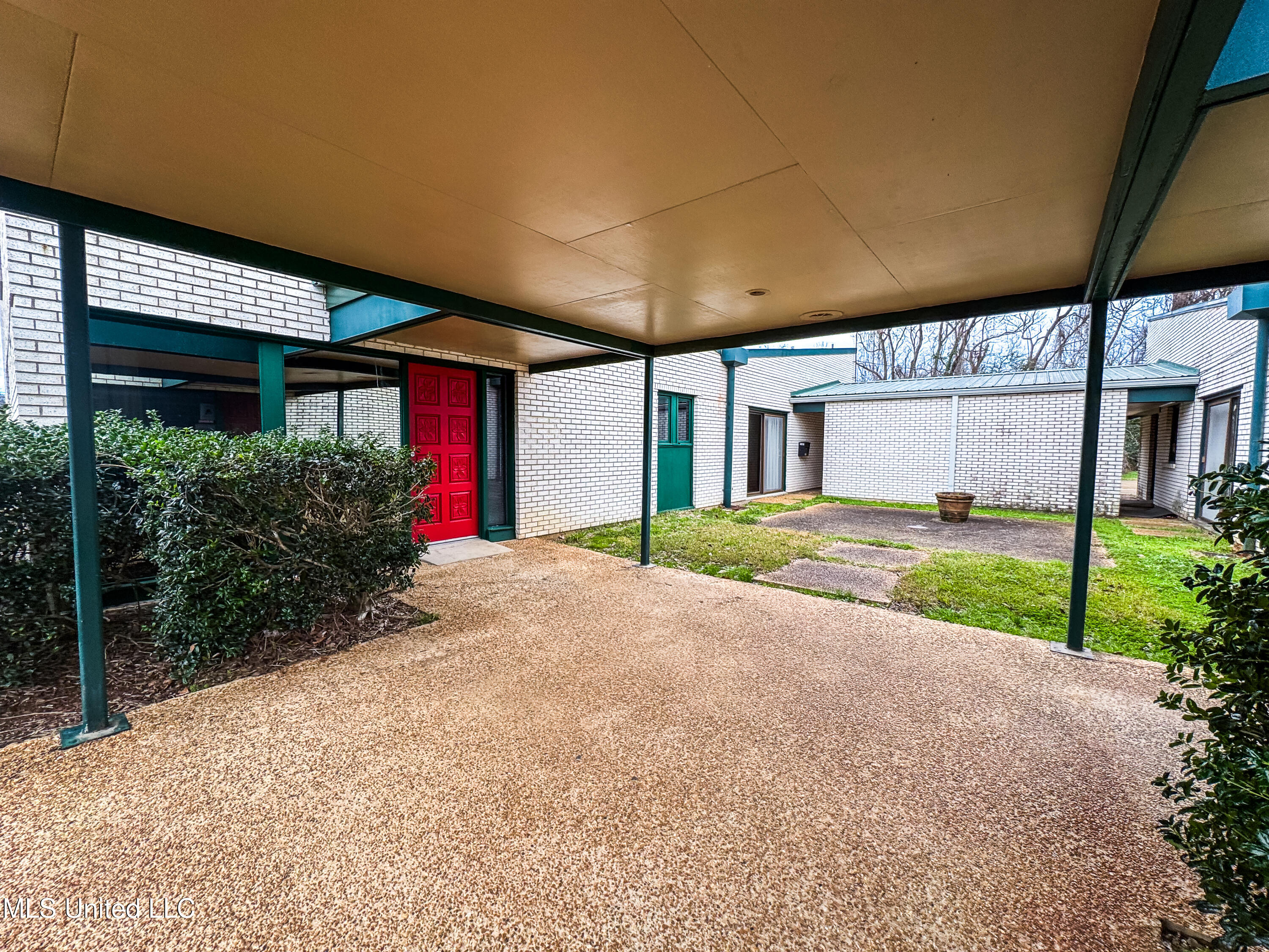 142 Jefferson Davis Blvd Boulevard Property Photo 5