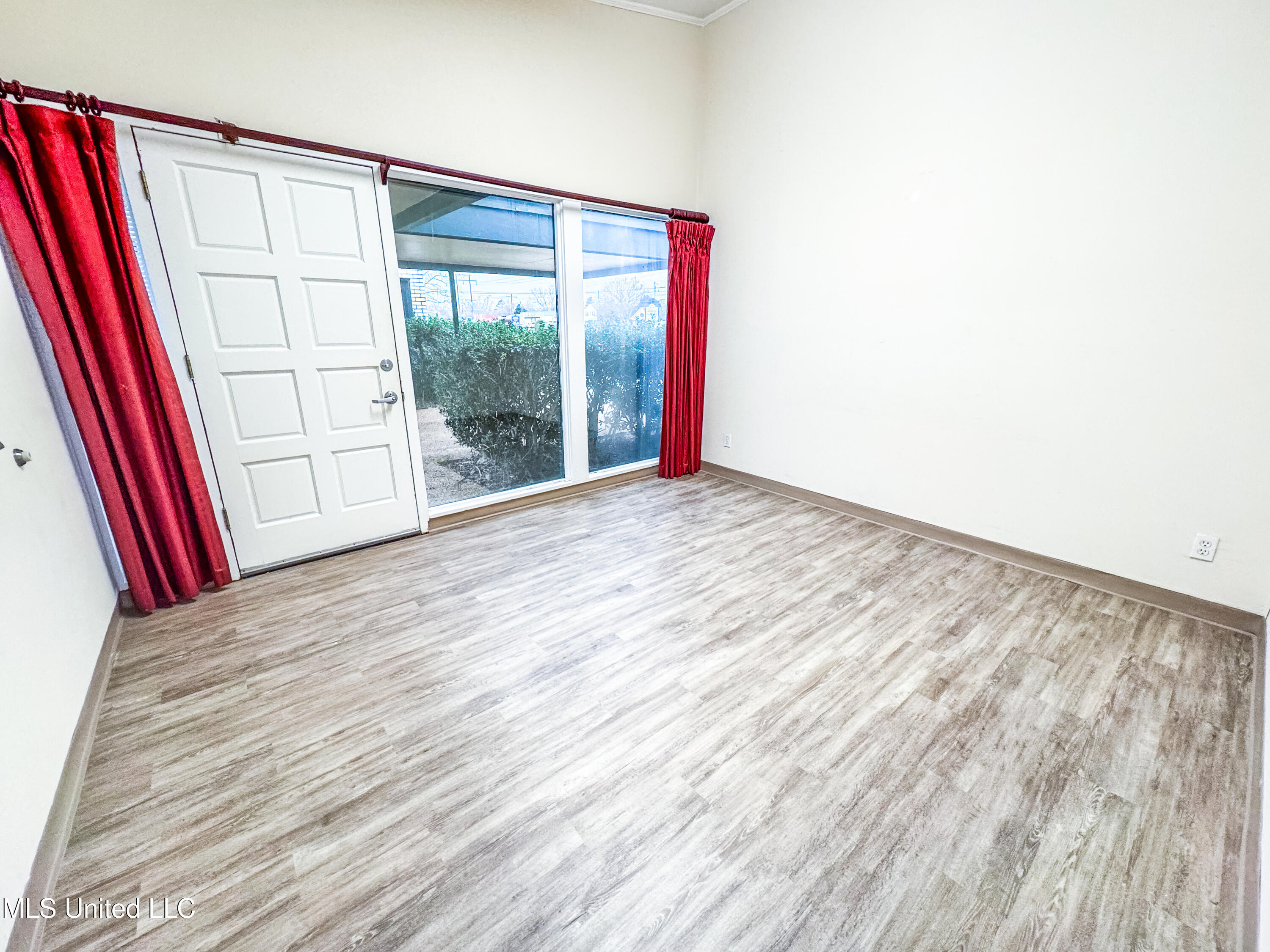 142 Jefferson Davis Blvd Boulevard Property Photo 6