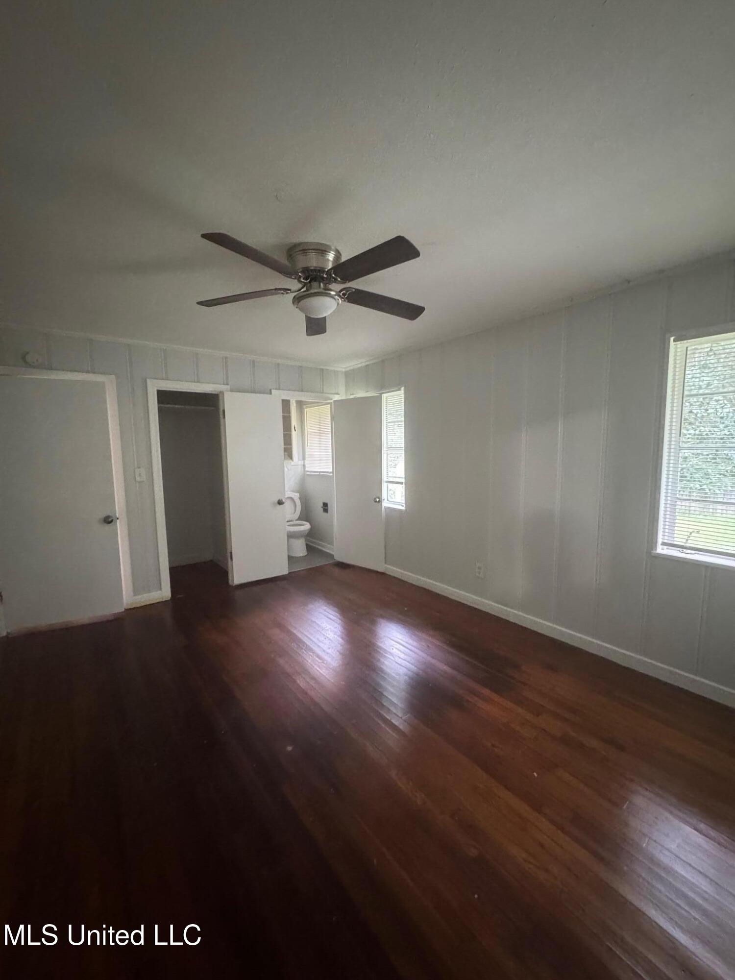 1906 Shamrock Drive Property Photo 6