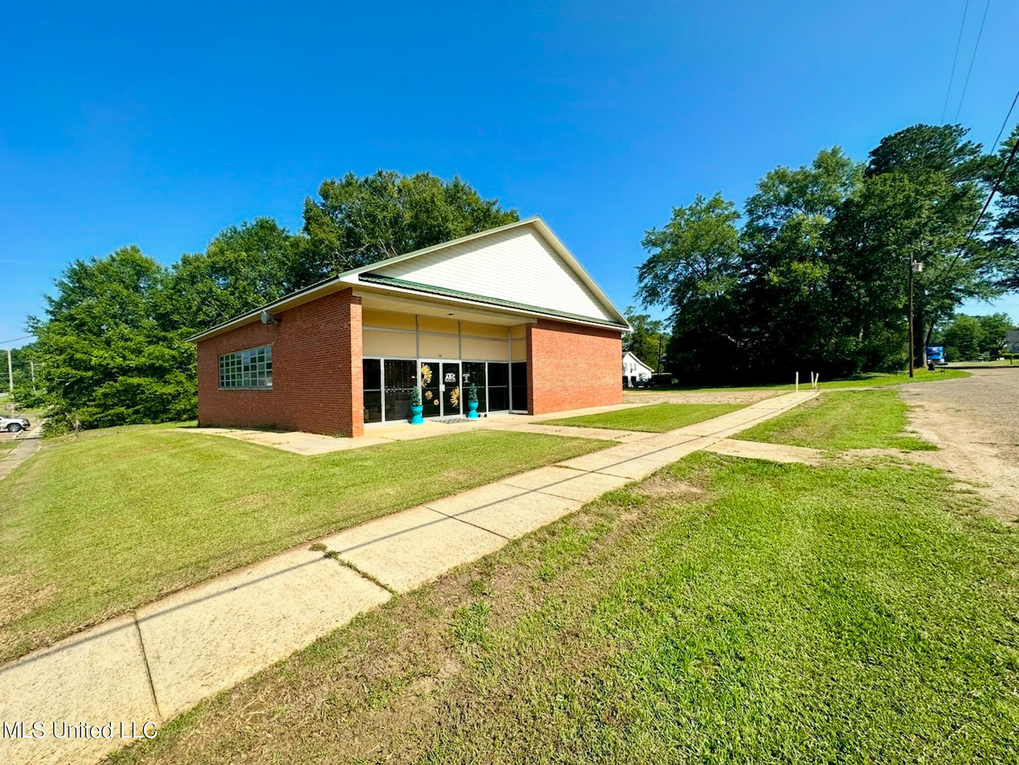 700 Chestnut Street Property Photo 1