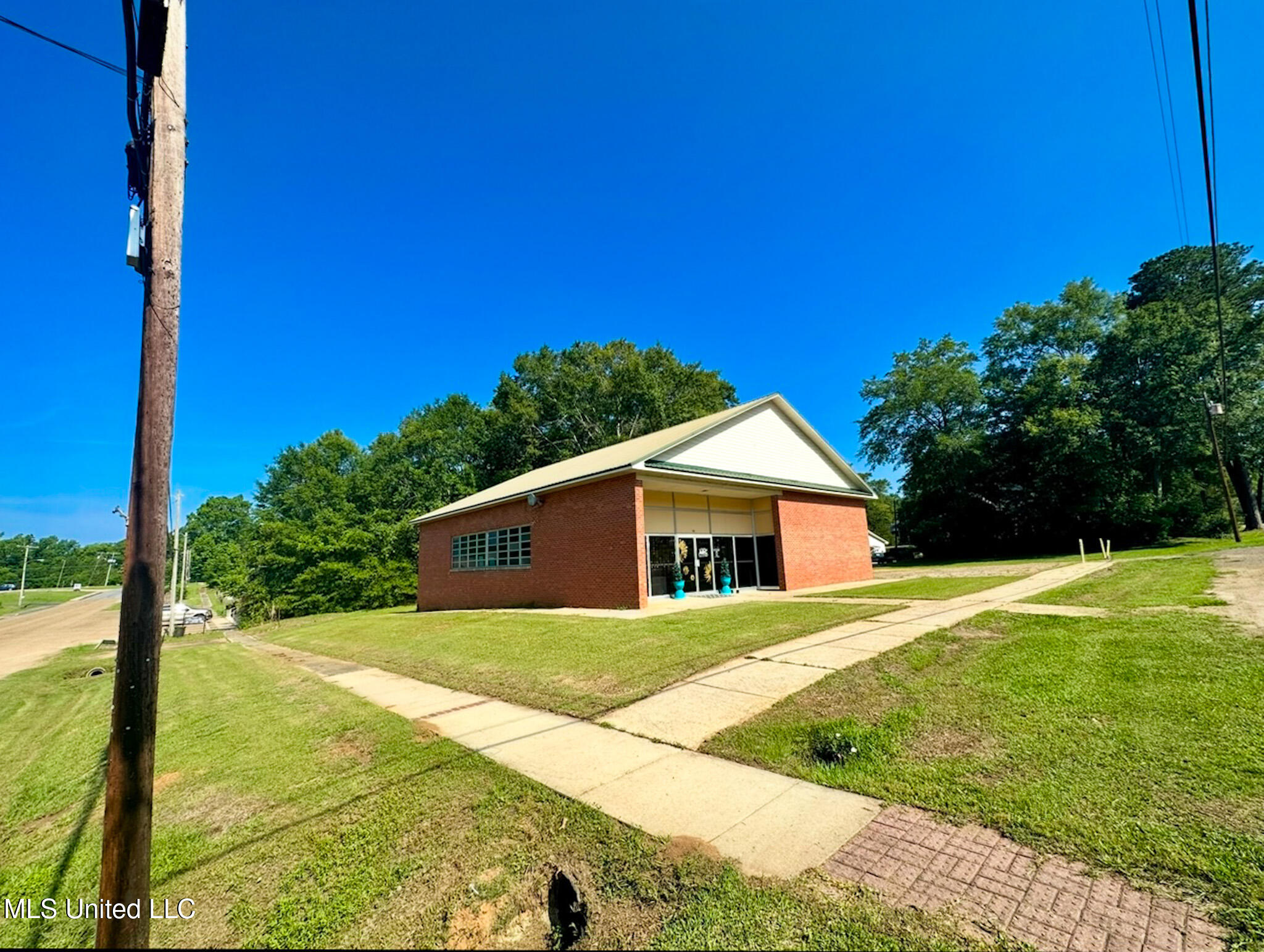 700 Chestnut Street Property Photo 2