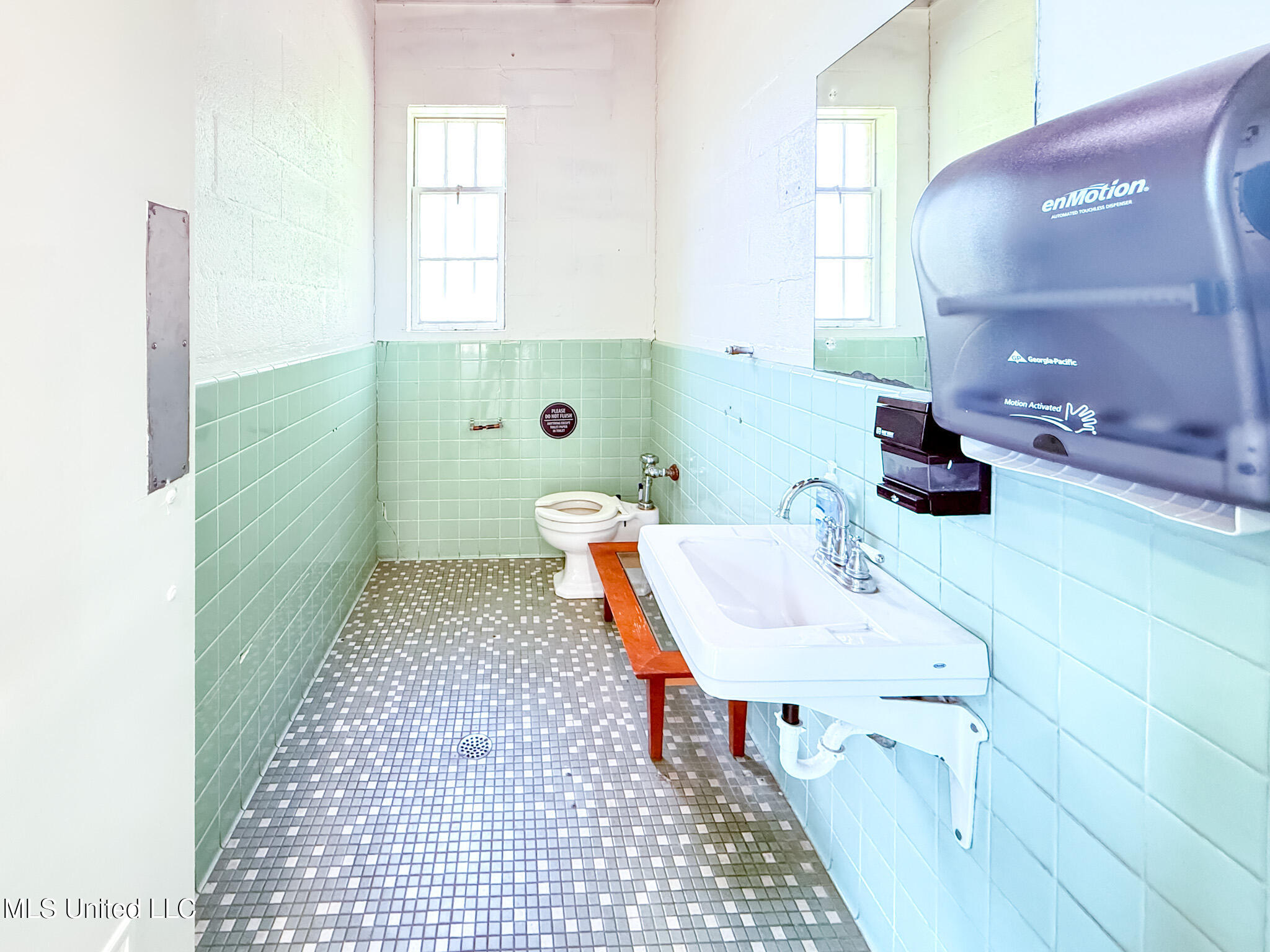 700 Chestnut Street Property Photo 10